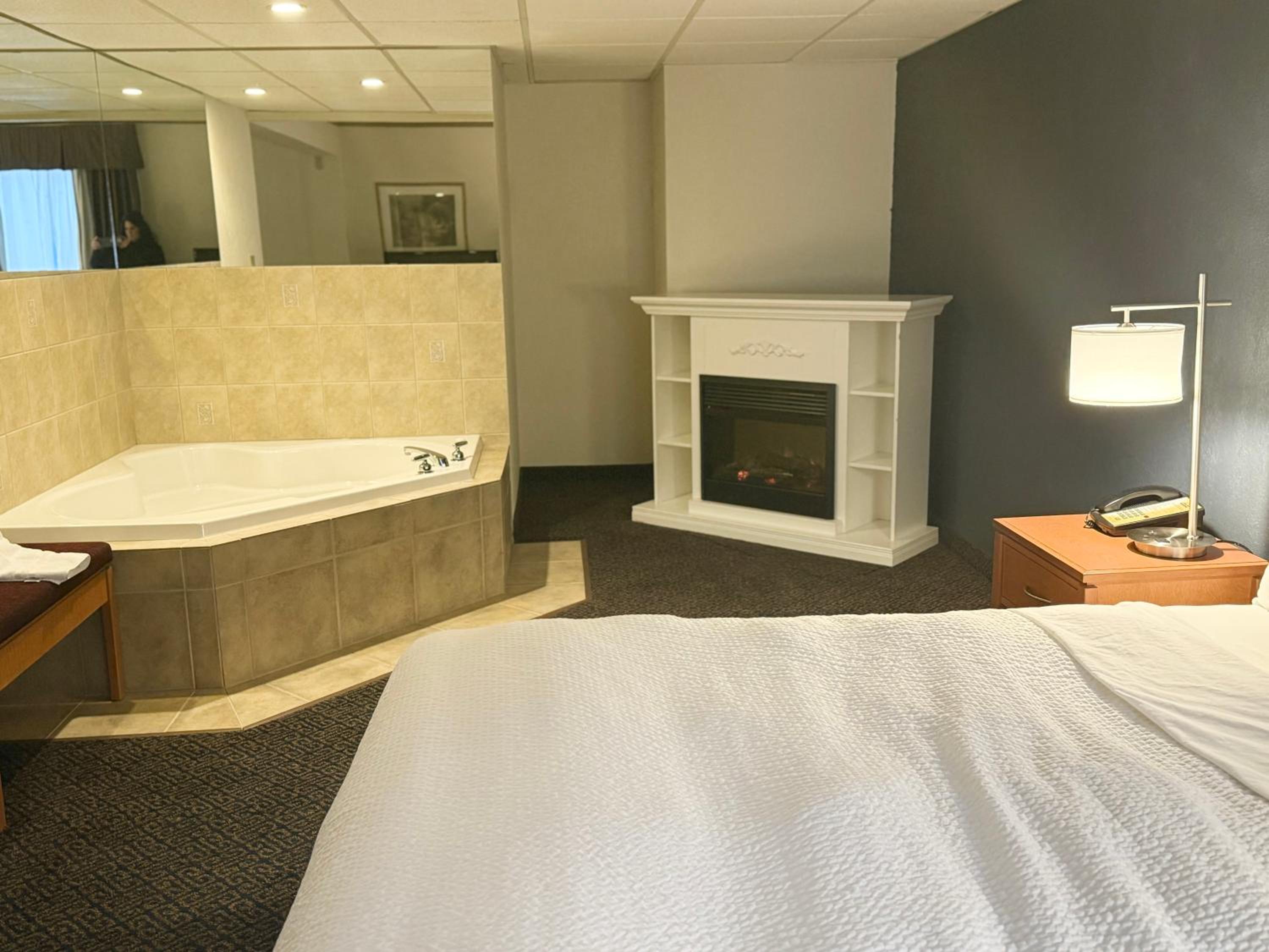 Superior King Room - Non-Smoking photo 3