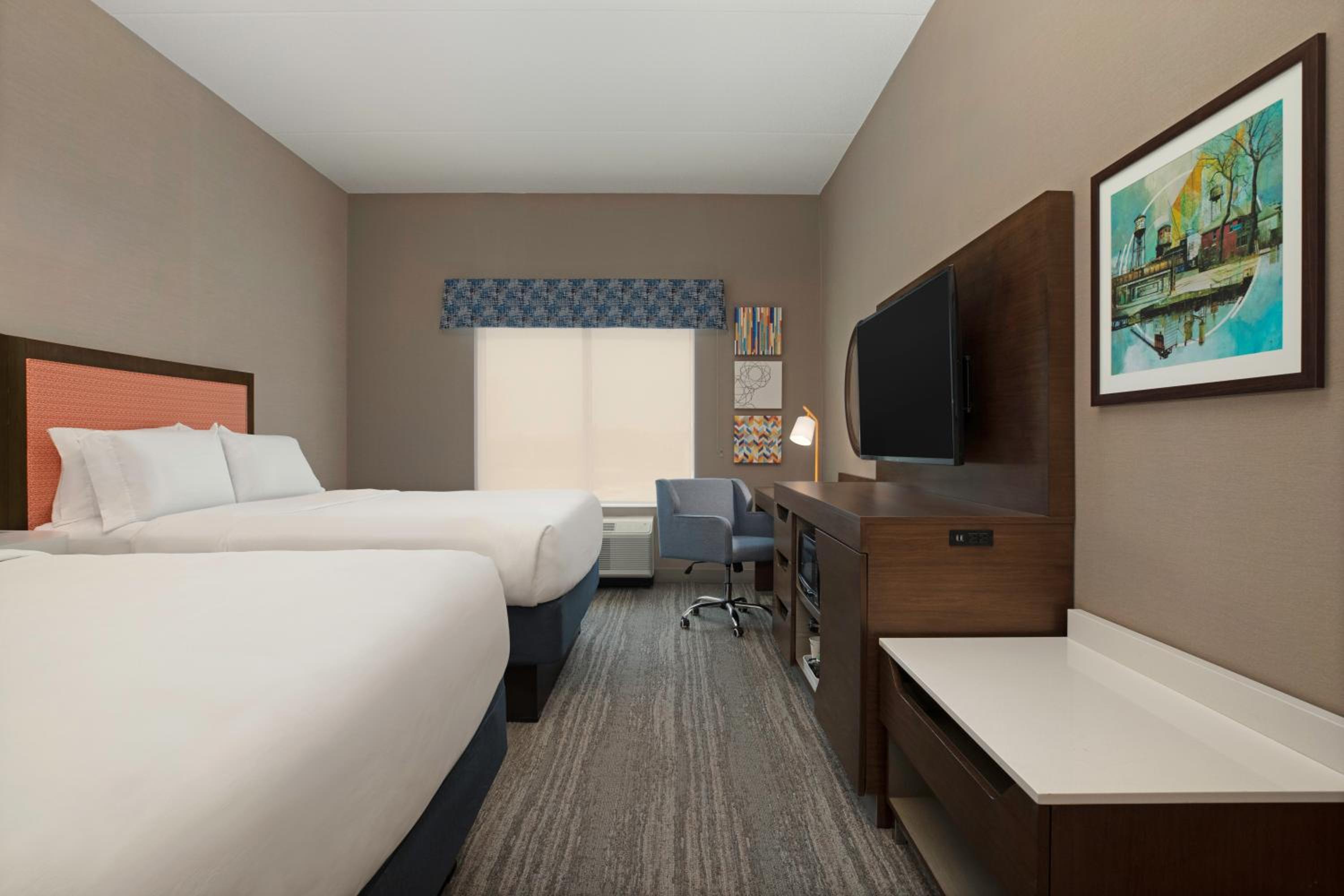 Queen Room with Two Queen Beds - Photo 1