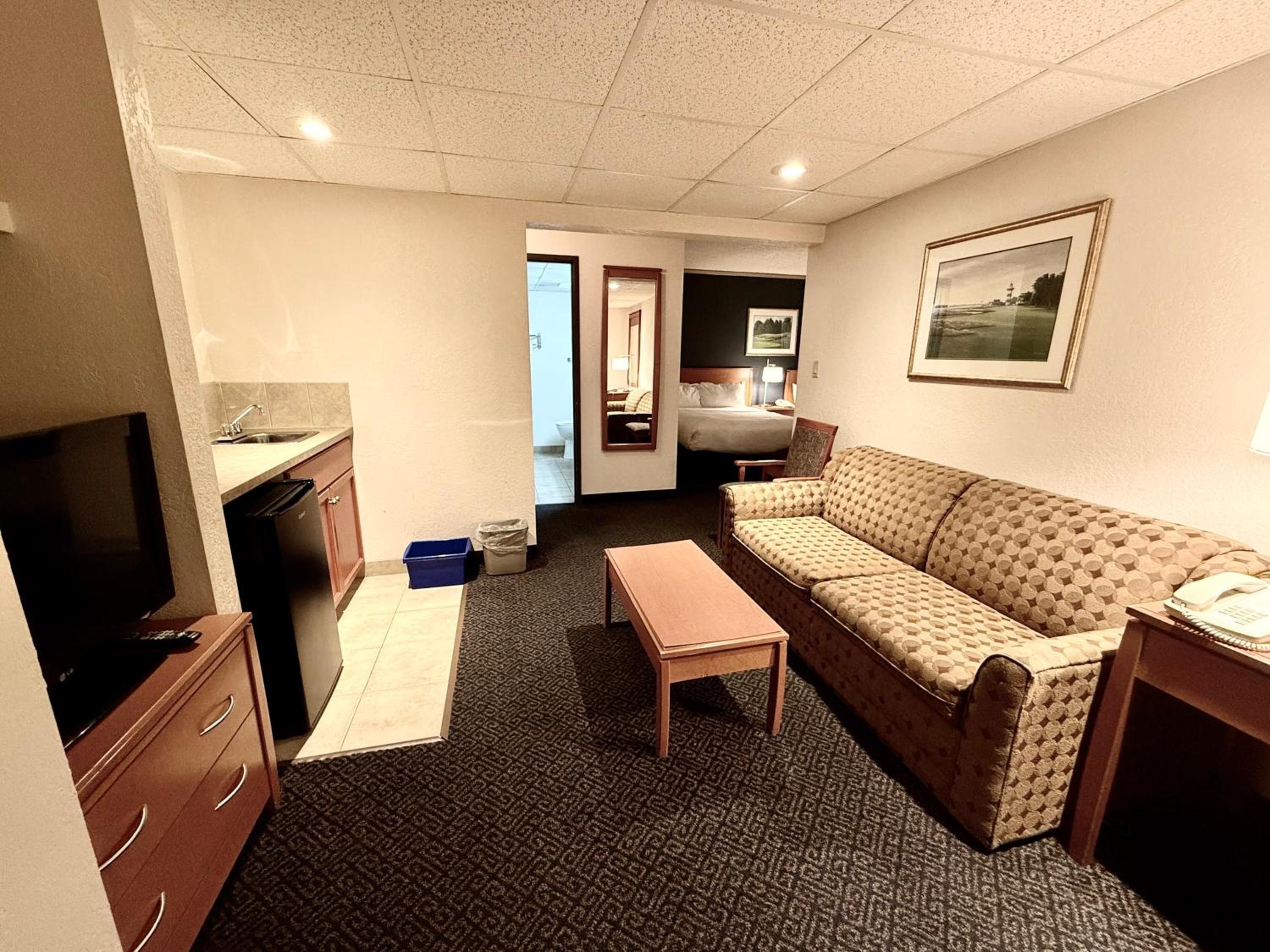 Superior Queen Room with Two Queen Beds - Non-Smoking photo 2