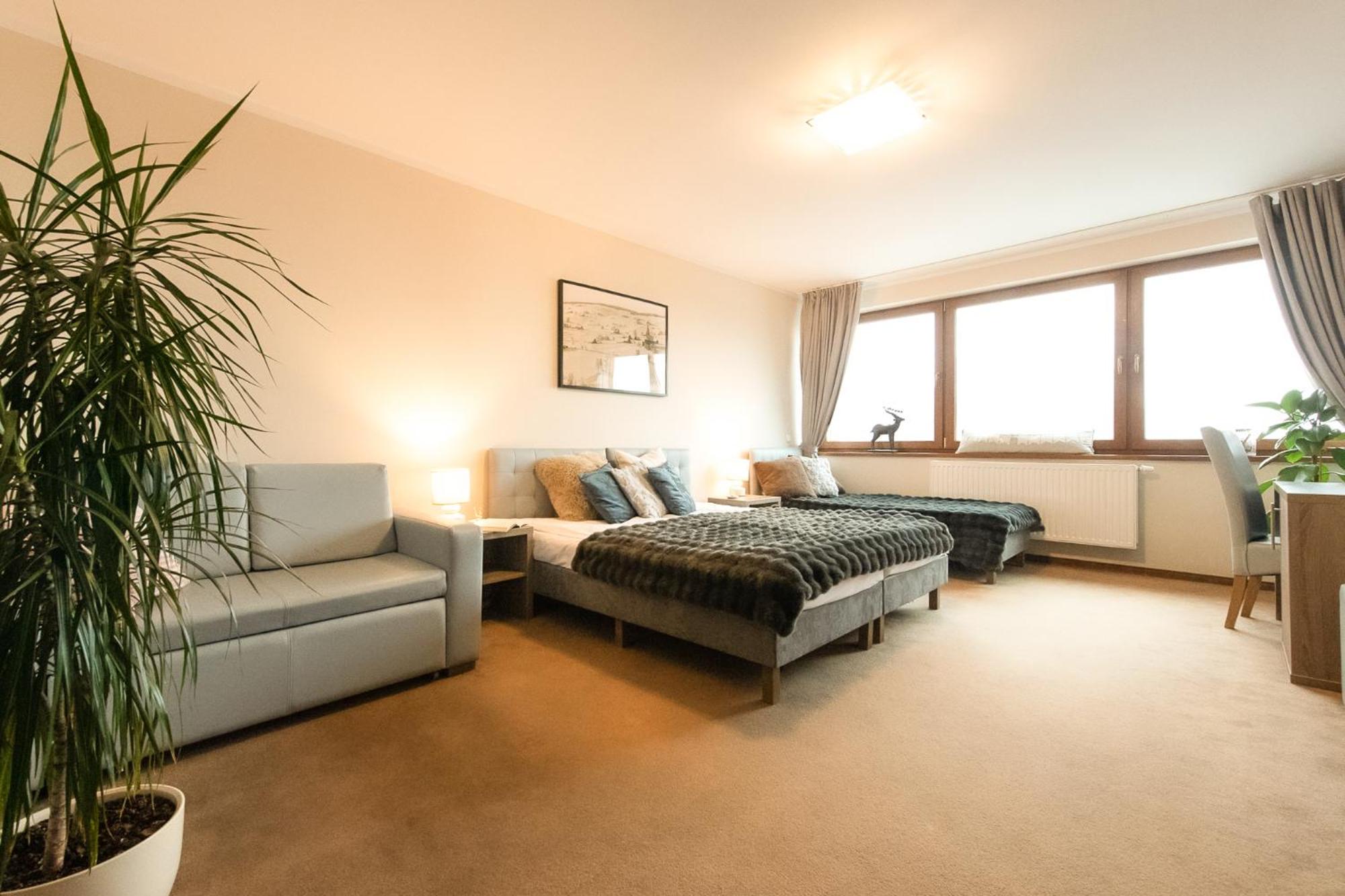 Family Room with Mountain View photo 1