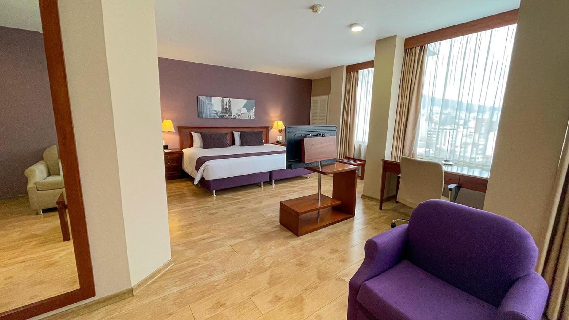 Superior King Suite - Photo 12