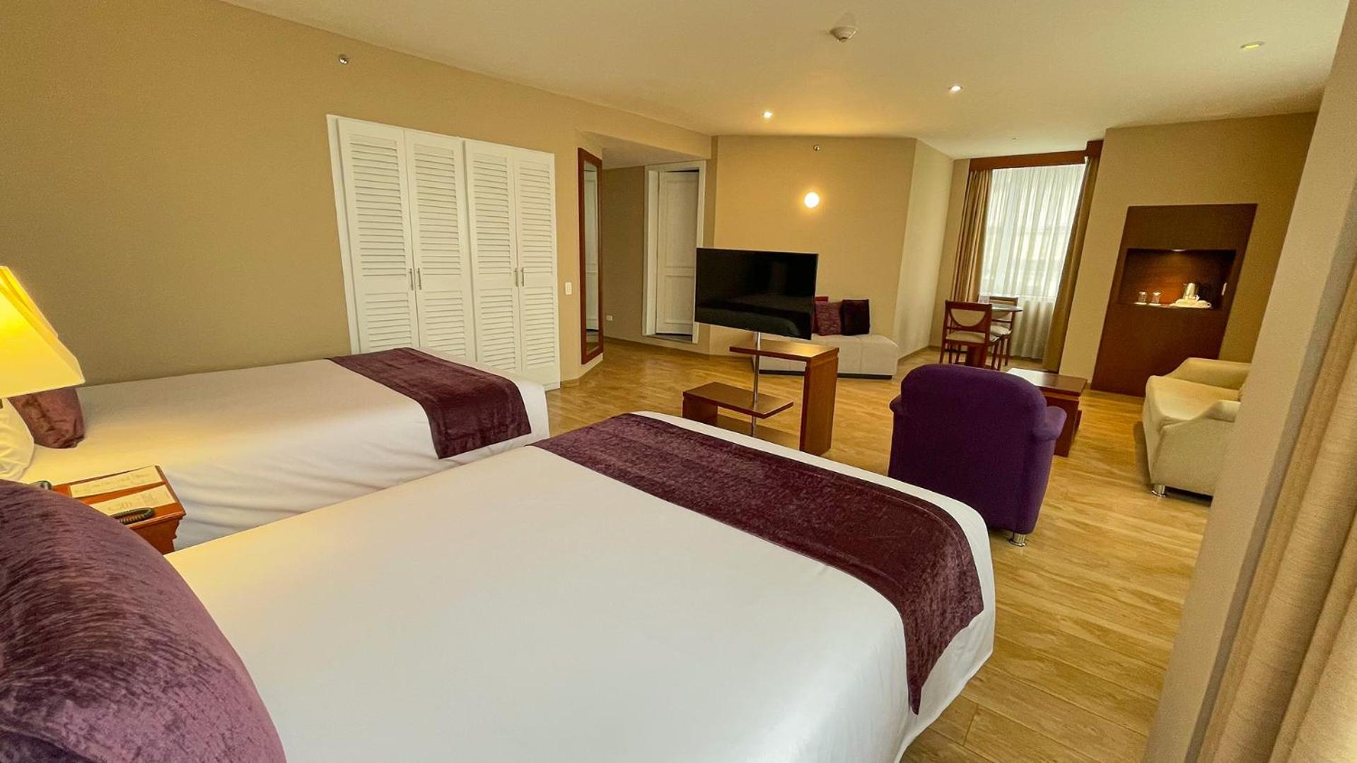 Superior Suite with 2 Single Beds - Photo 4