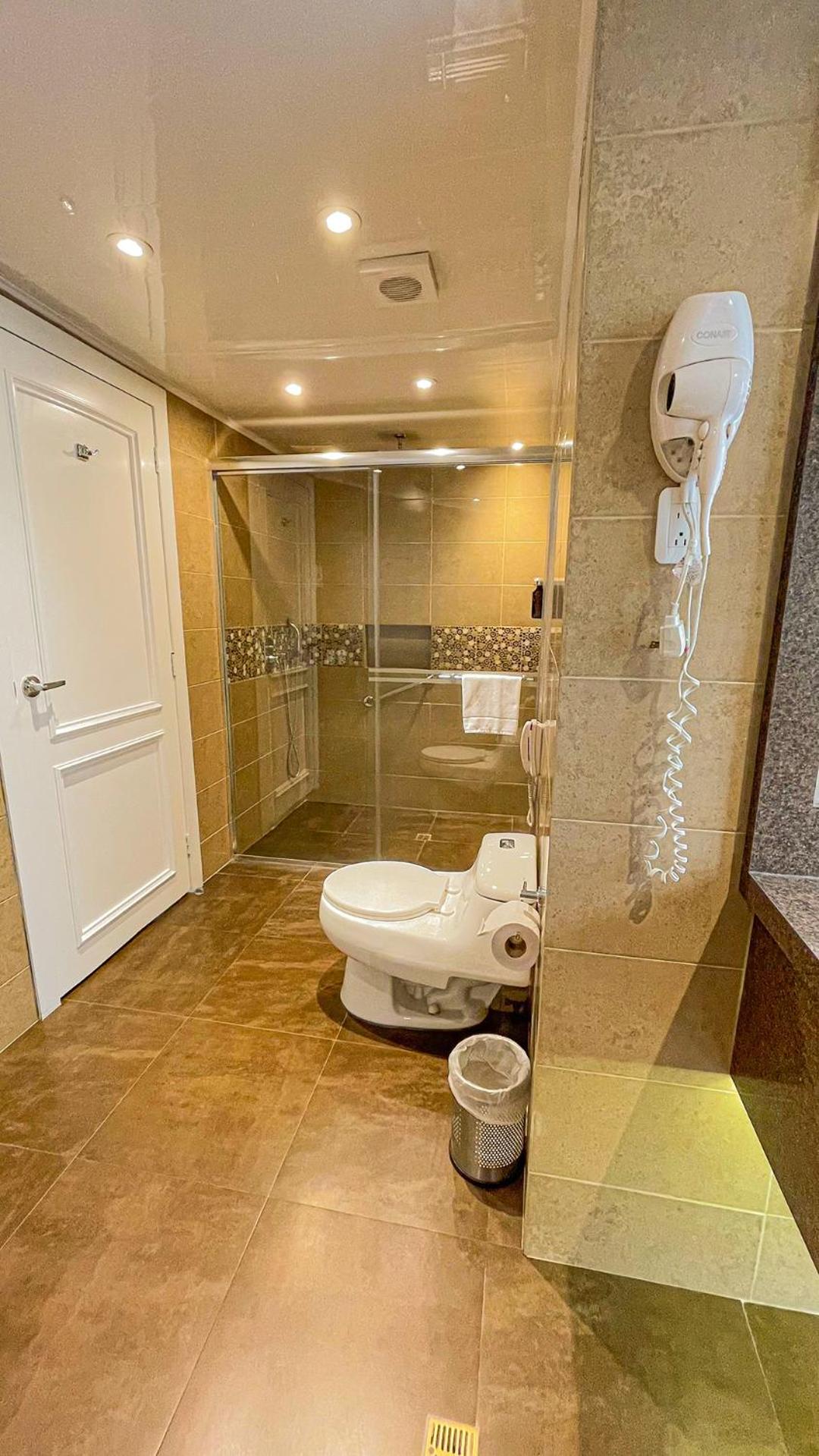 Superior Suite with 2 Single Beds - Photo 2