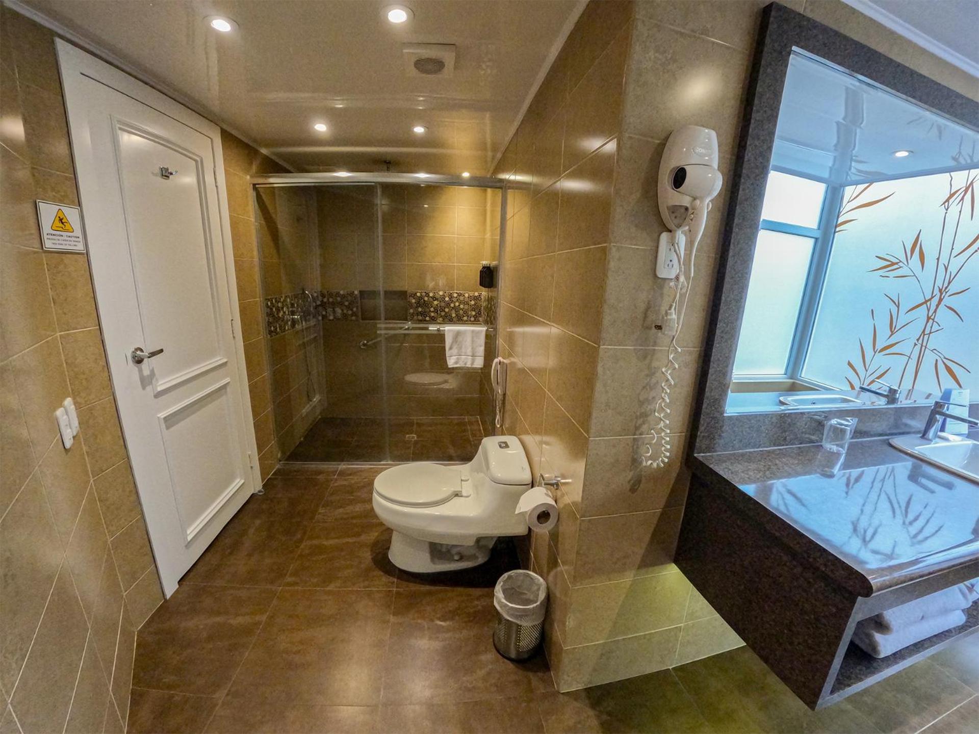 Superior Suite with 2 Single Beds - Photo 8