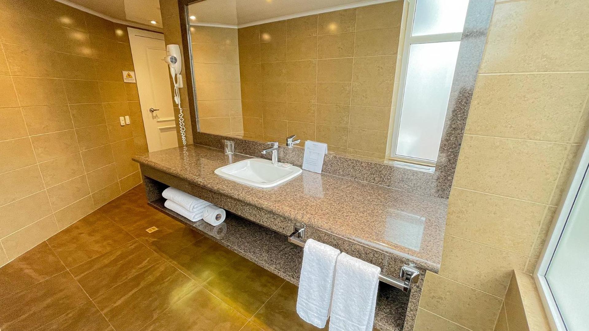 Superior Suite with 2 Single Beds - Photo 20