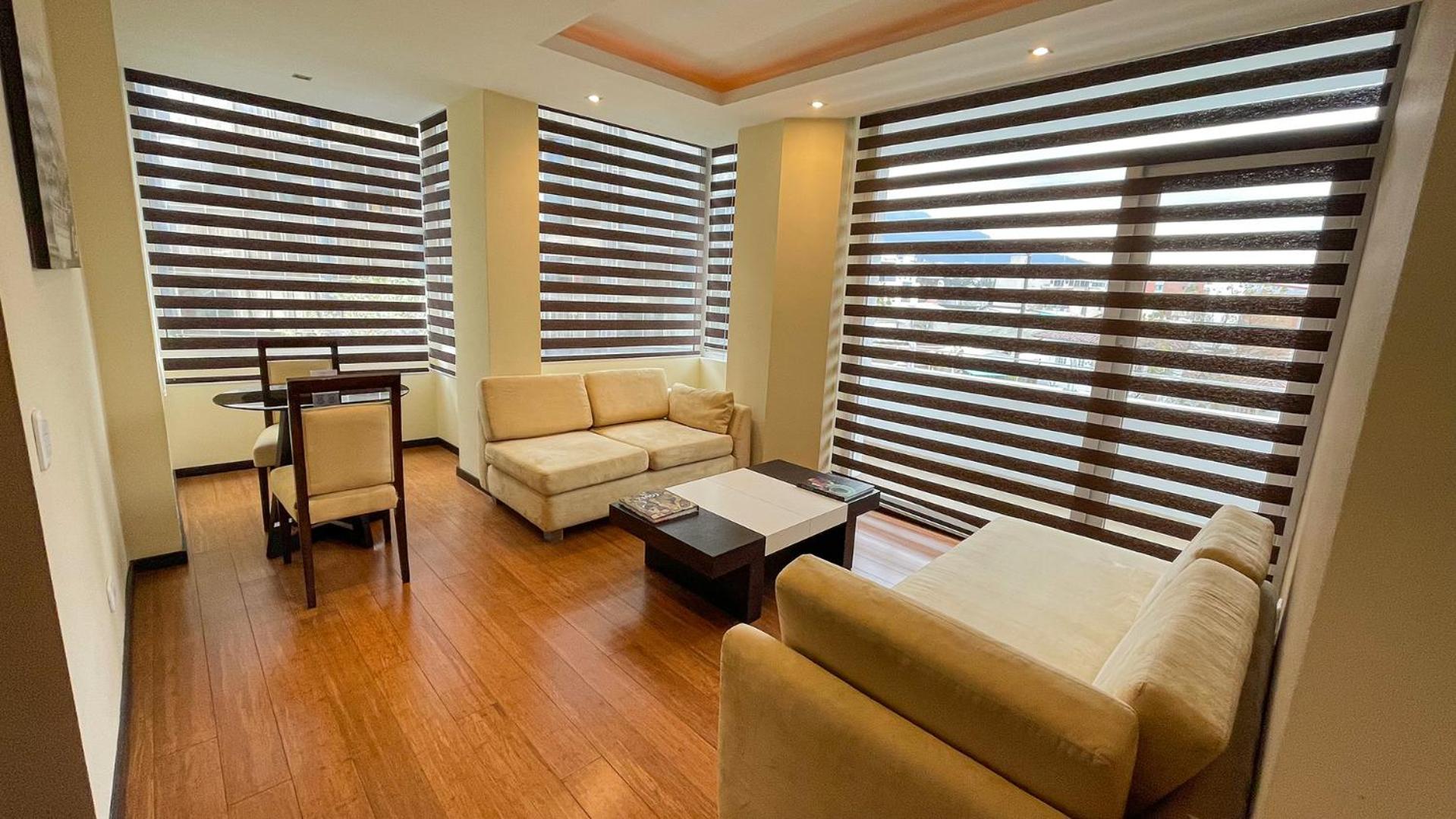 Deluxe King Suite - Photo 2