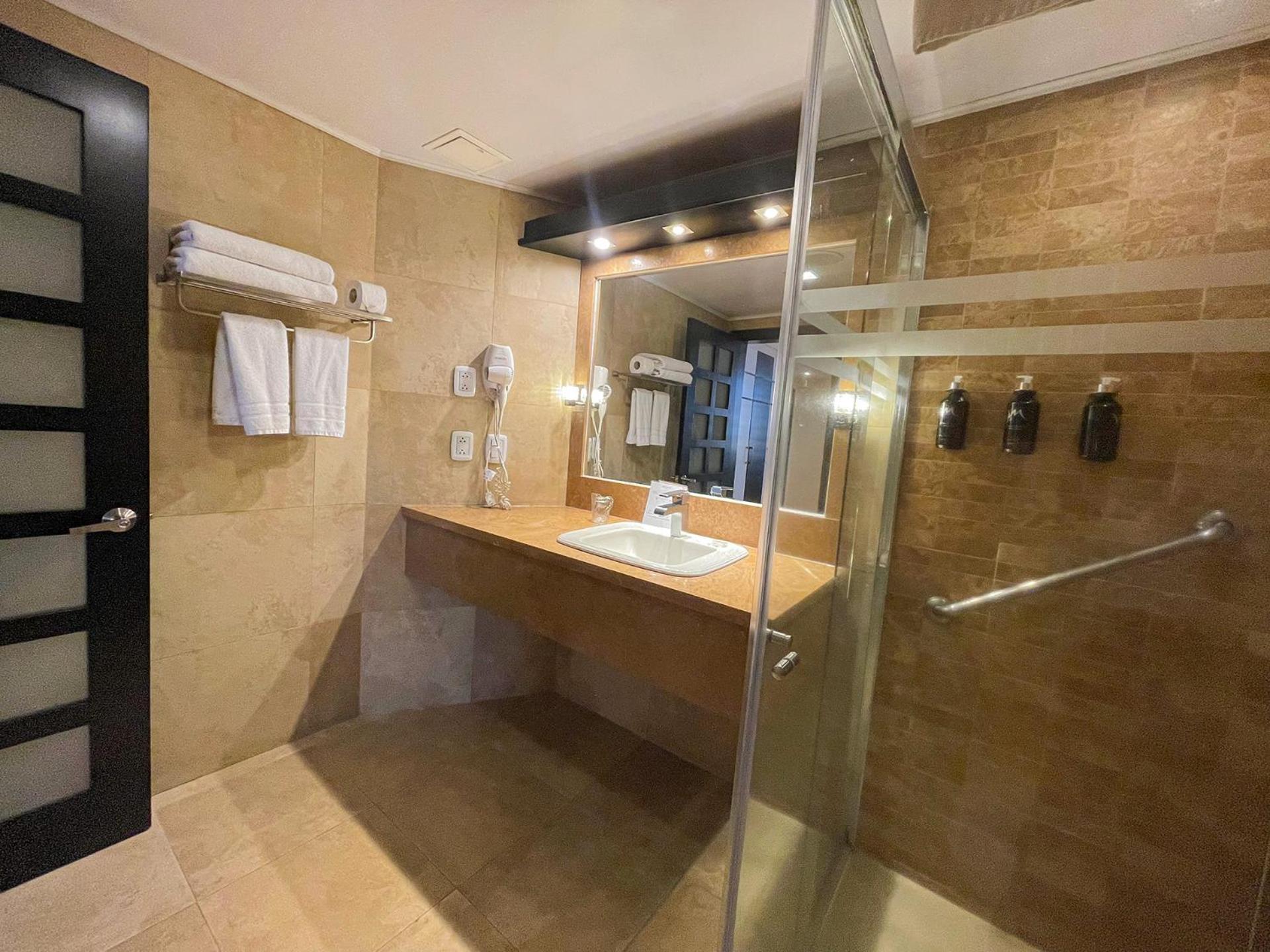 Deluxe Twin Room - Photo 9