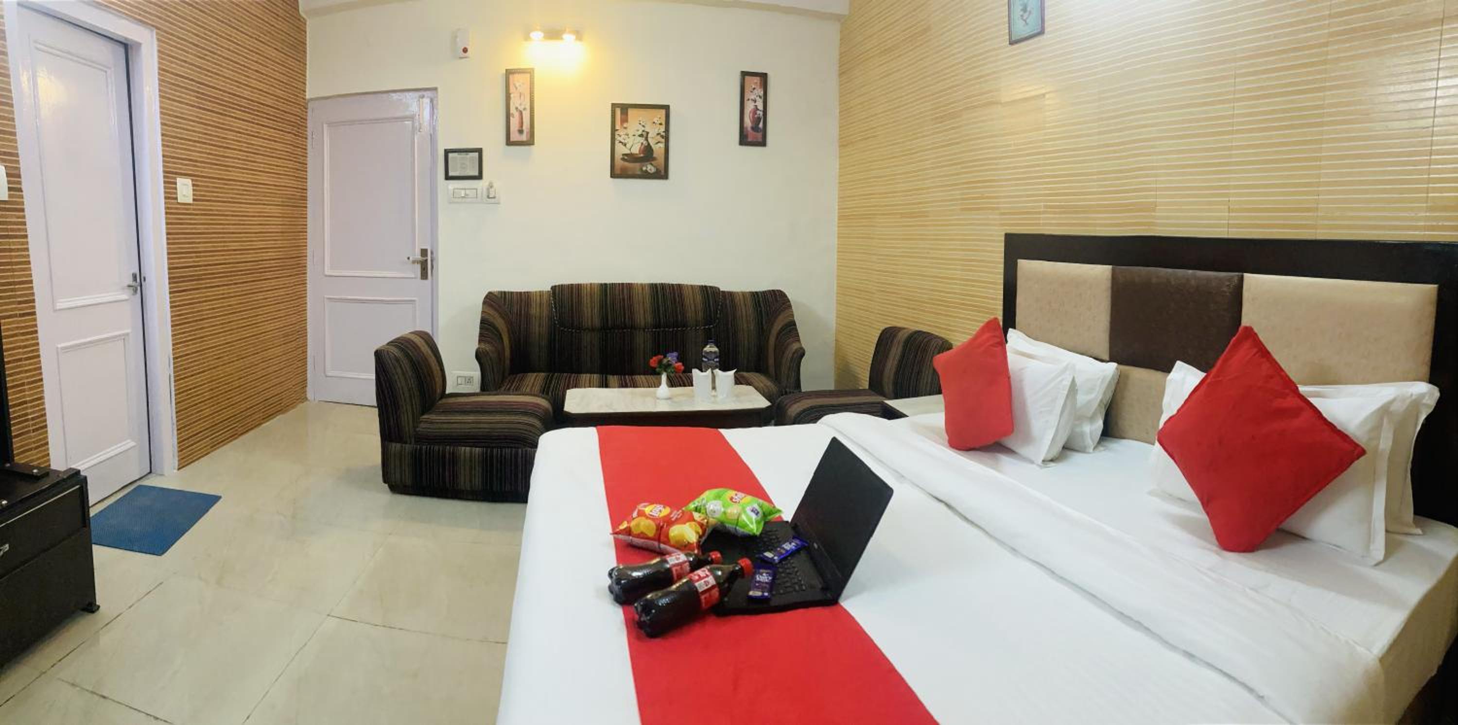 Deluxe Double Room photo 2