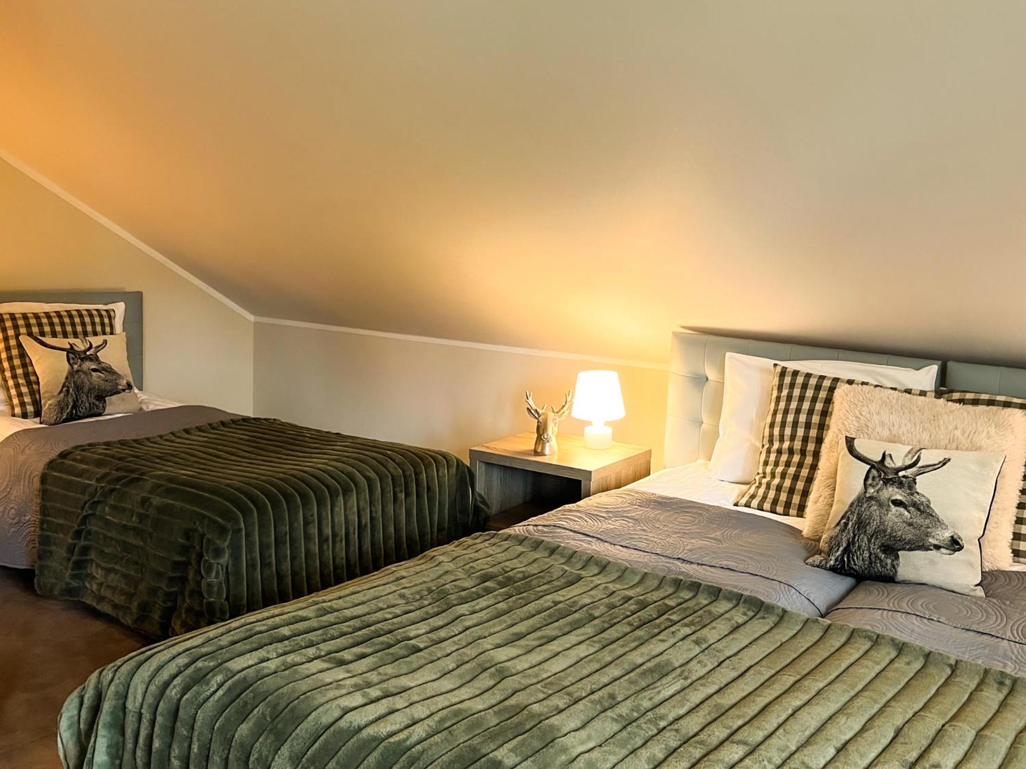 Quadruple Room with Mountain View photo 2