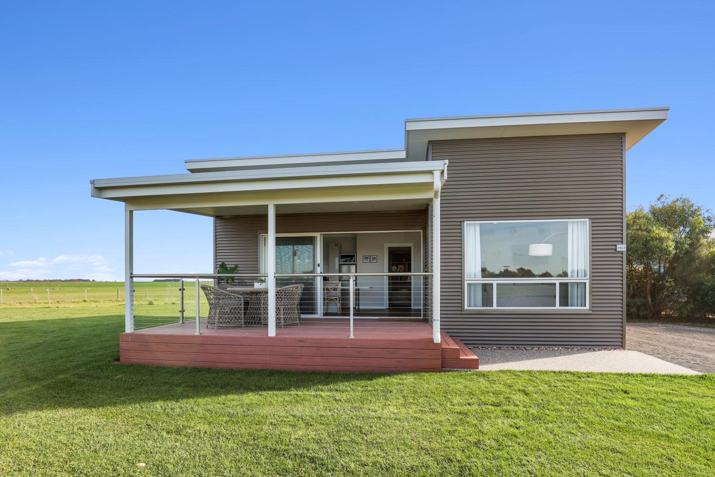 Deluxe Family Suite photo 2