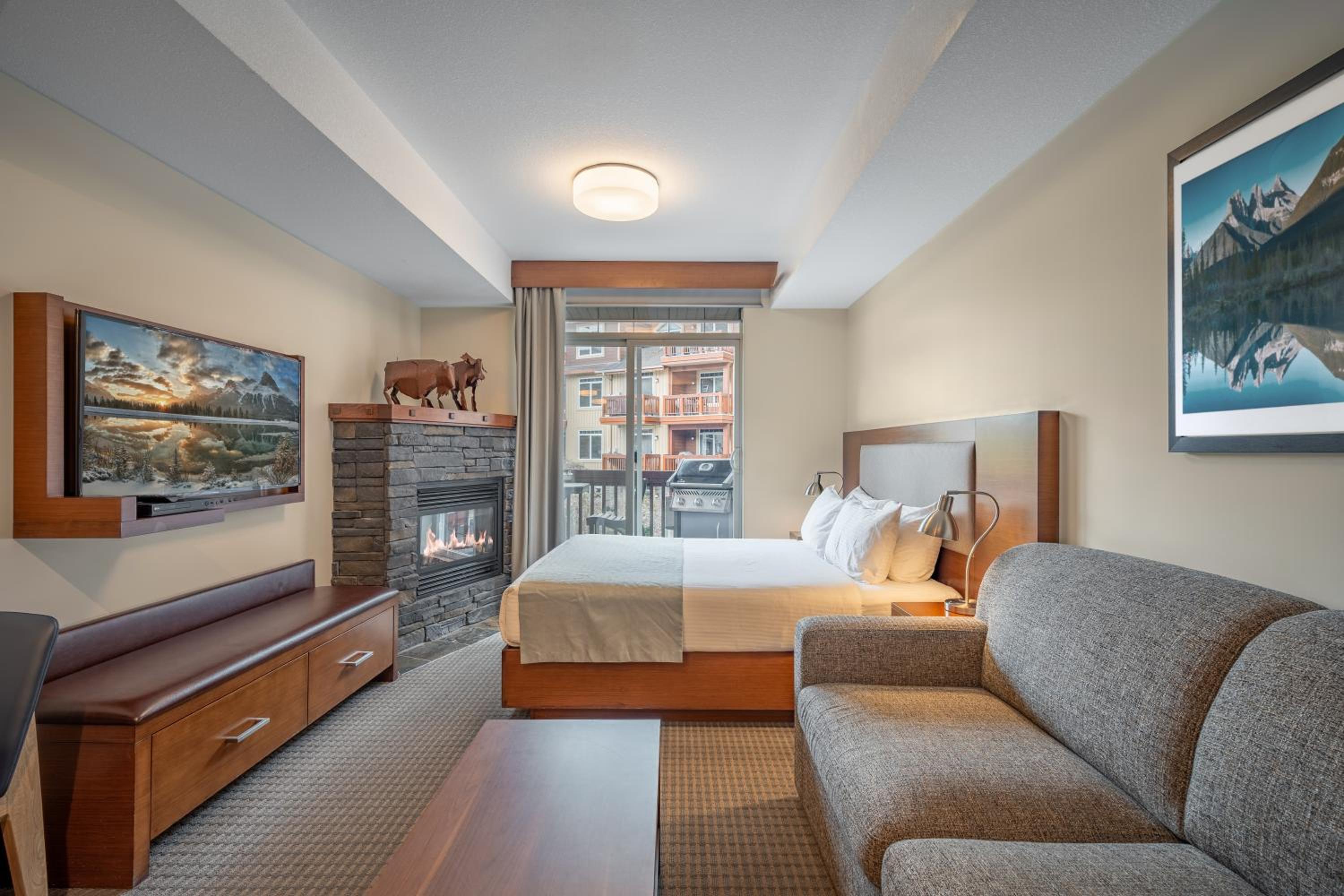 Deluxe Queen Room with Sofa Bed