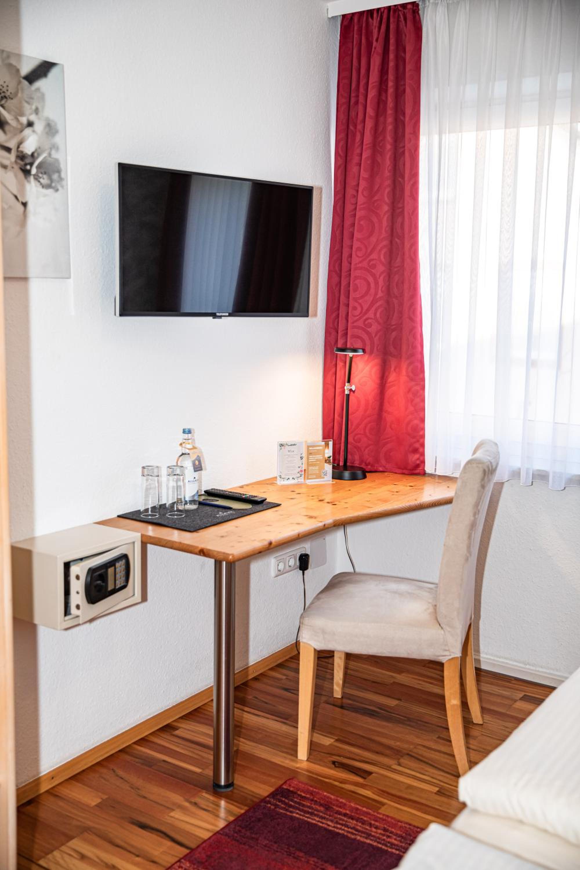 Small Double Room - Photo 4