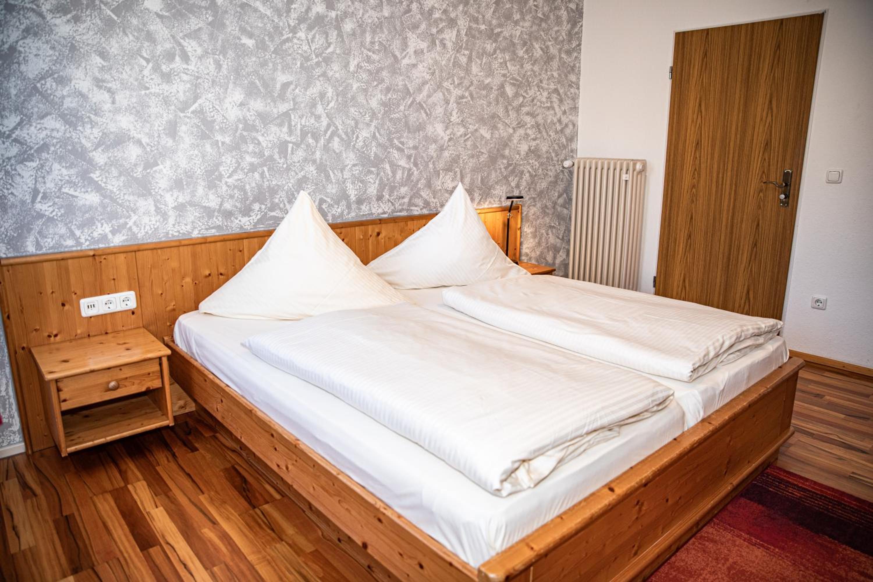 Small Double Room - Photo 6