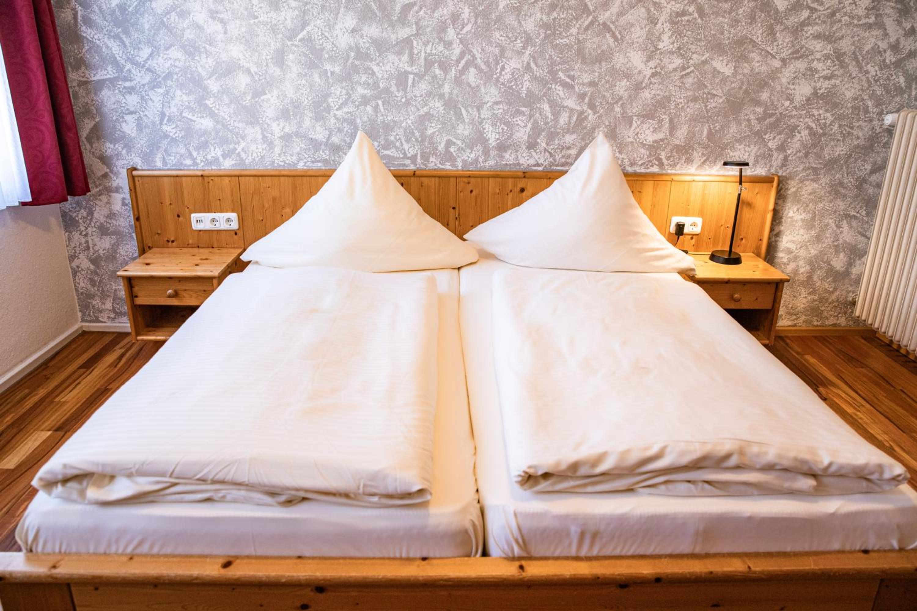 Small Double Room - Photo 7