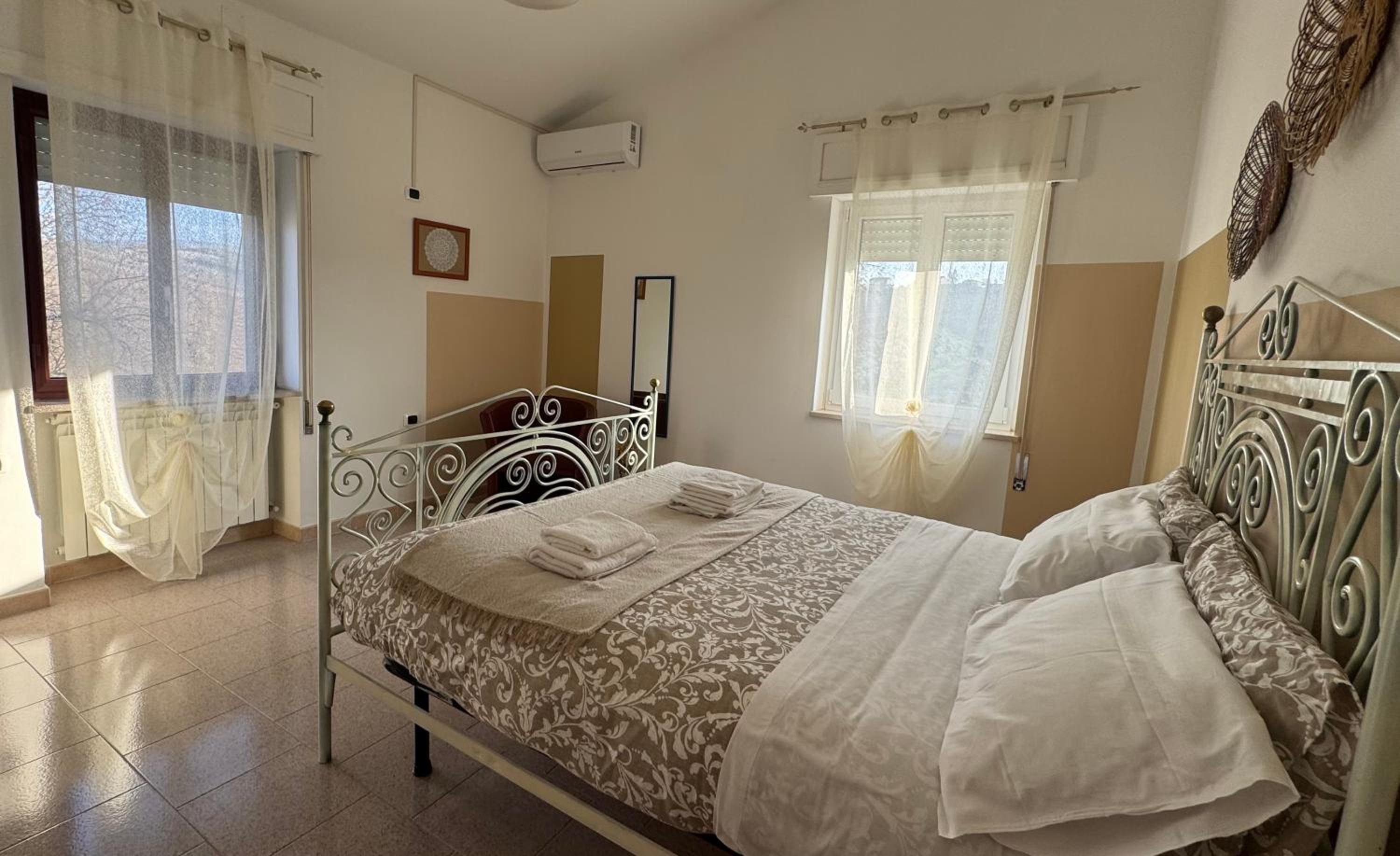 Double Room with Private External Bathroom photo 2