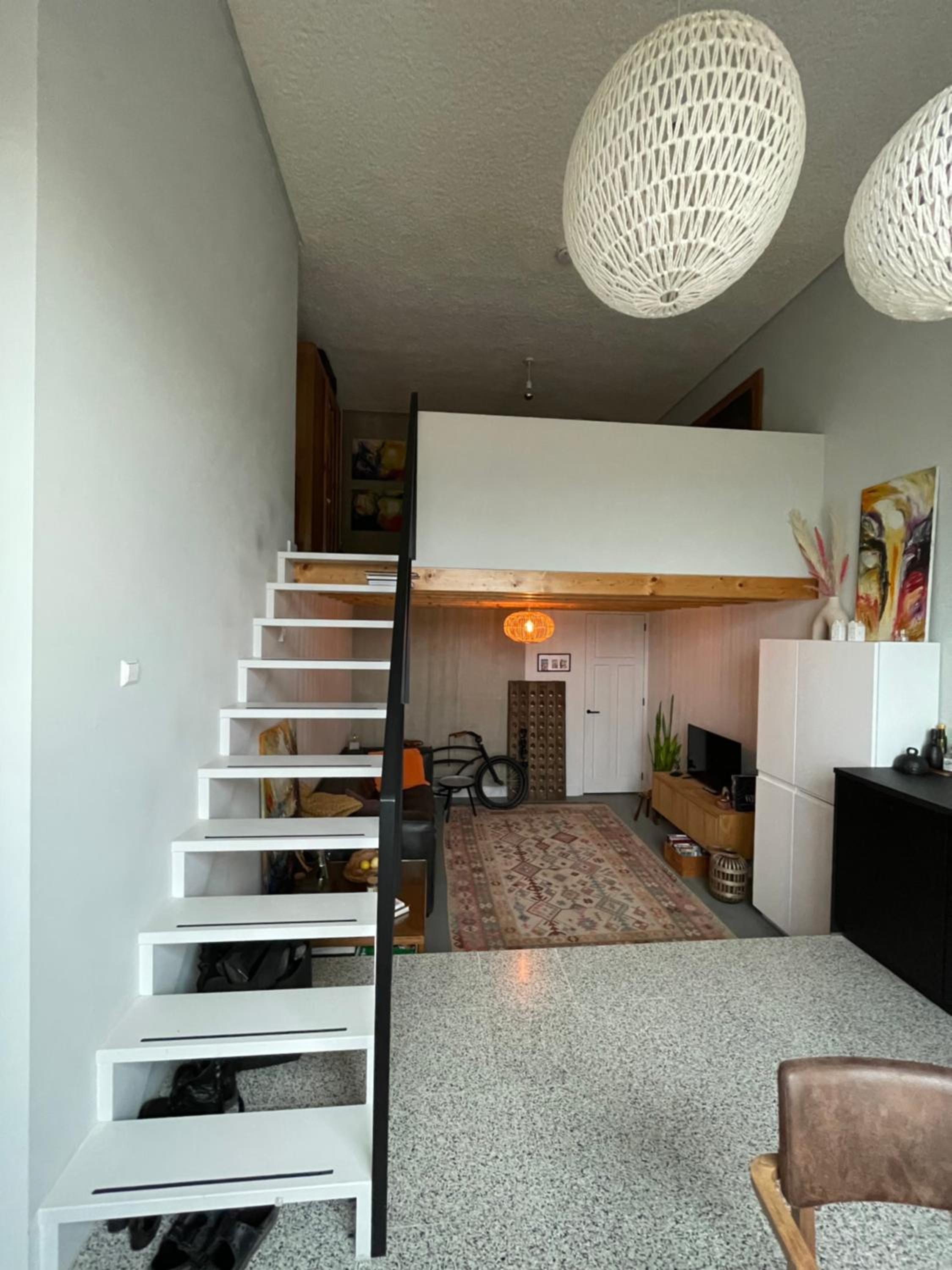 Studio - Split Level photo 1