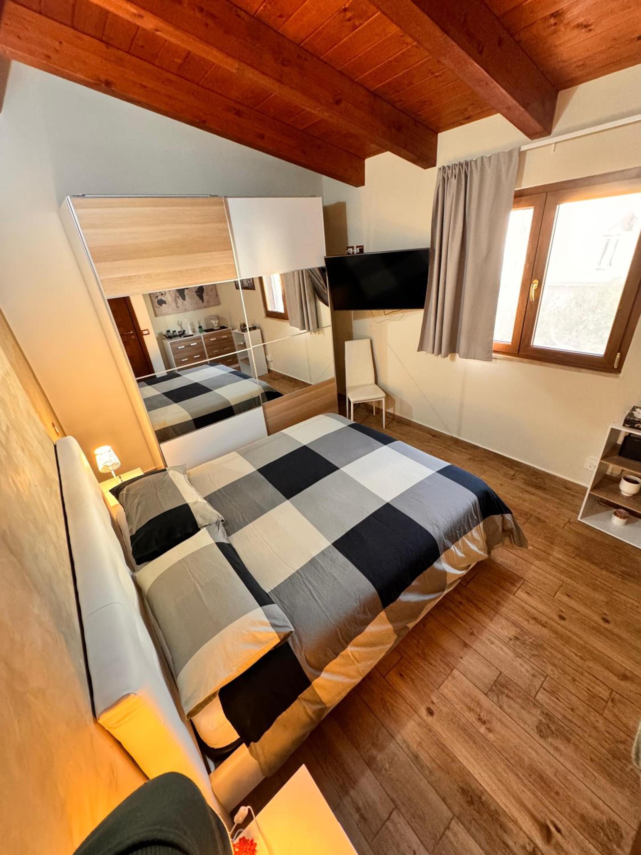 One-Bedroom Apartment photo 2