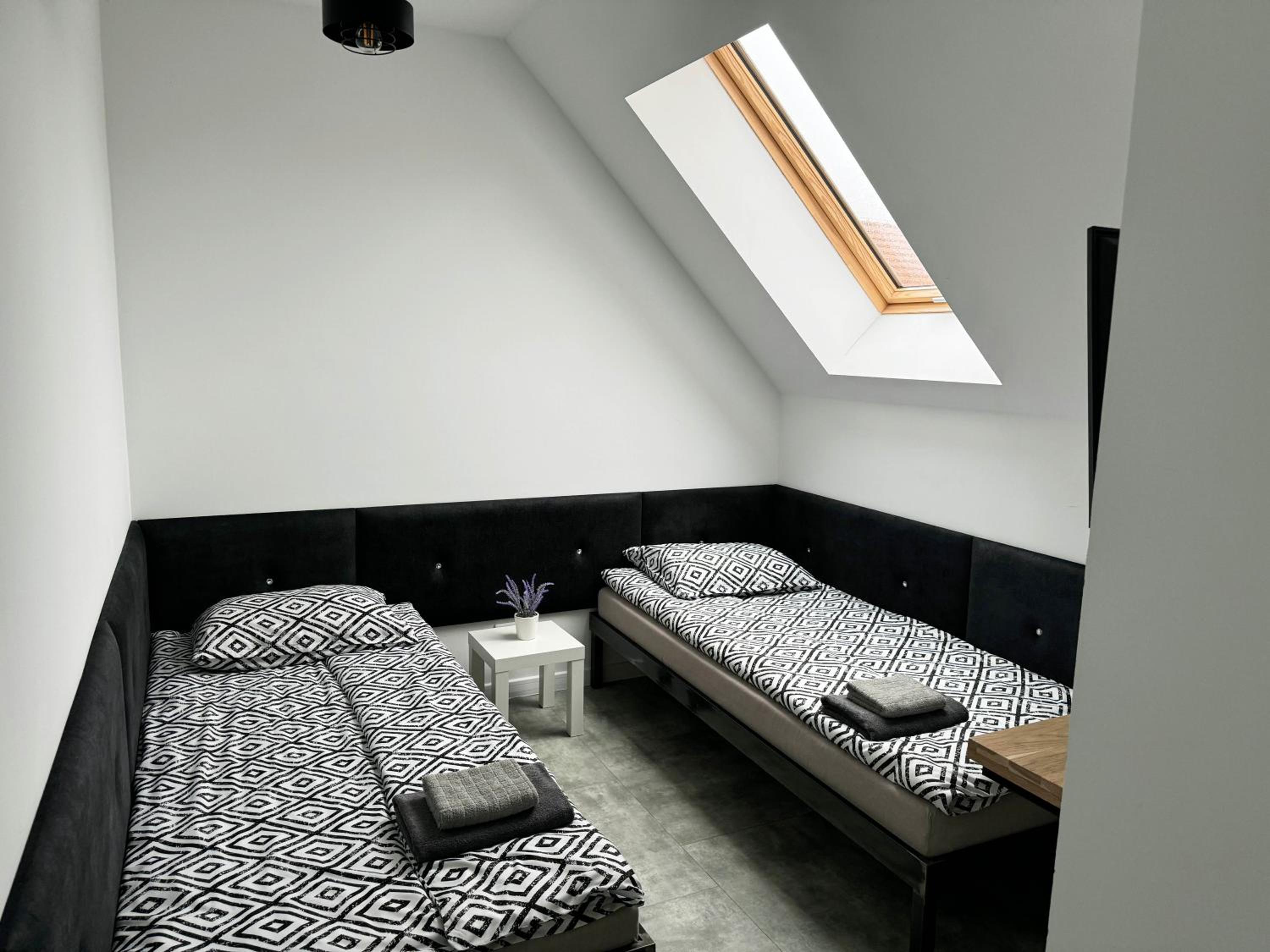 Twin Room with Private Bathroom photo 1