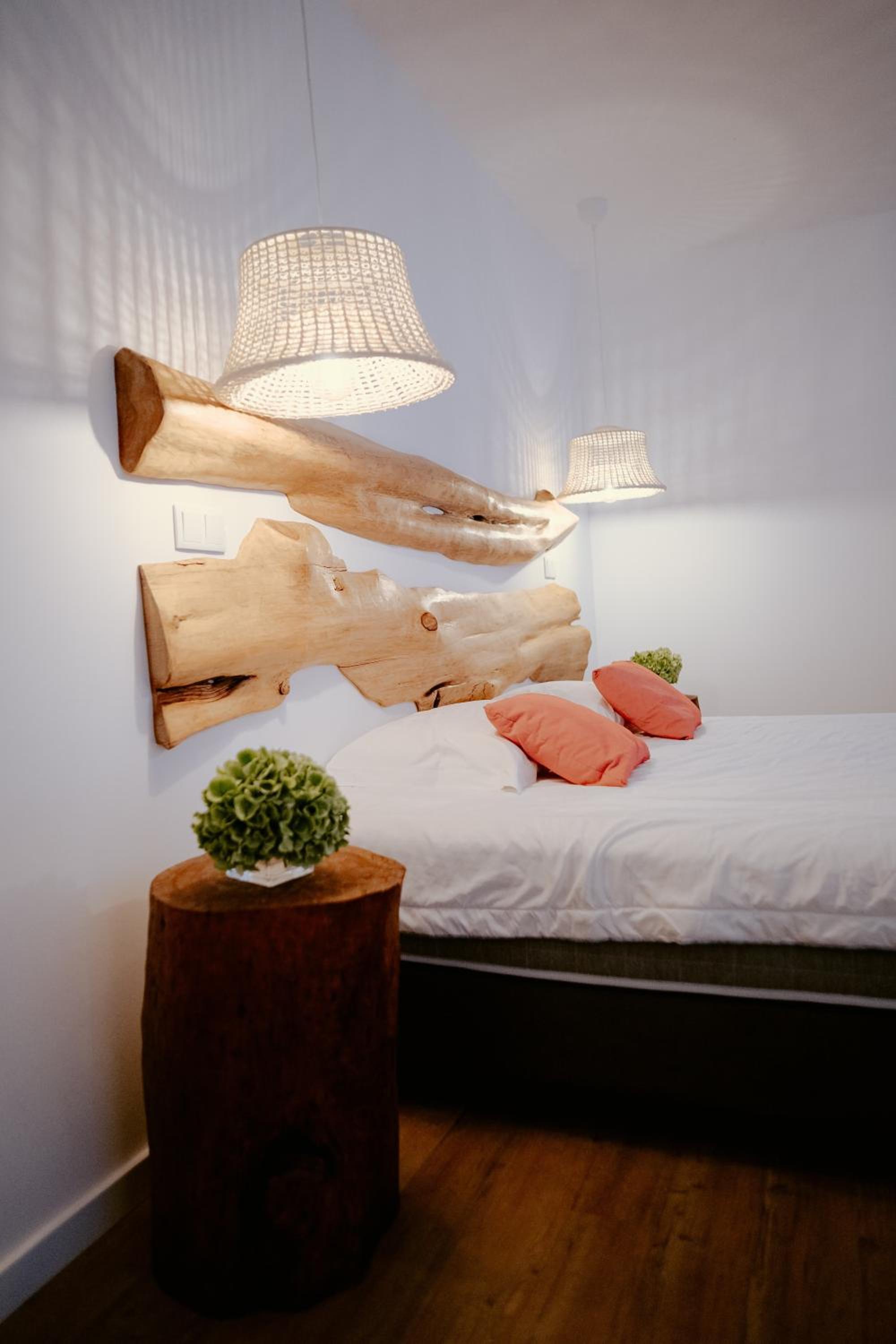 Deluxe King Suite photo 1