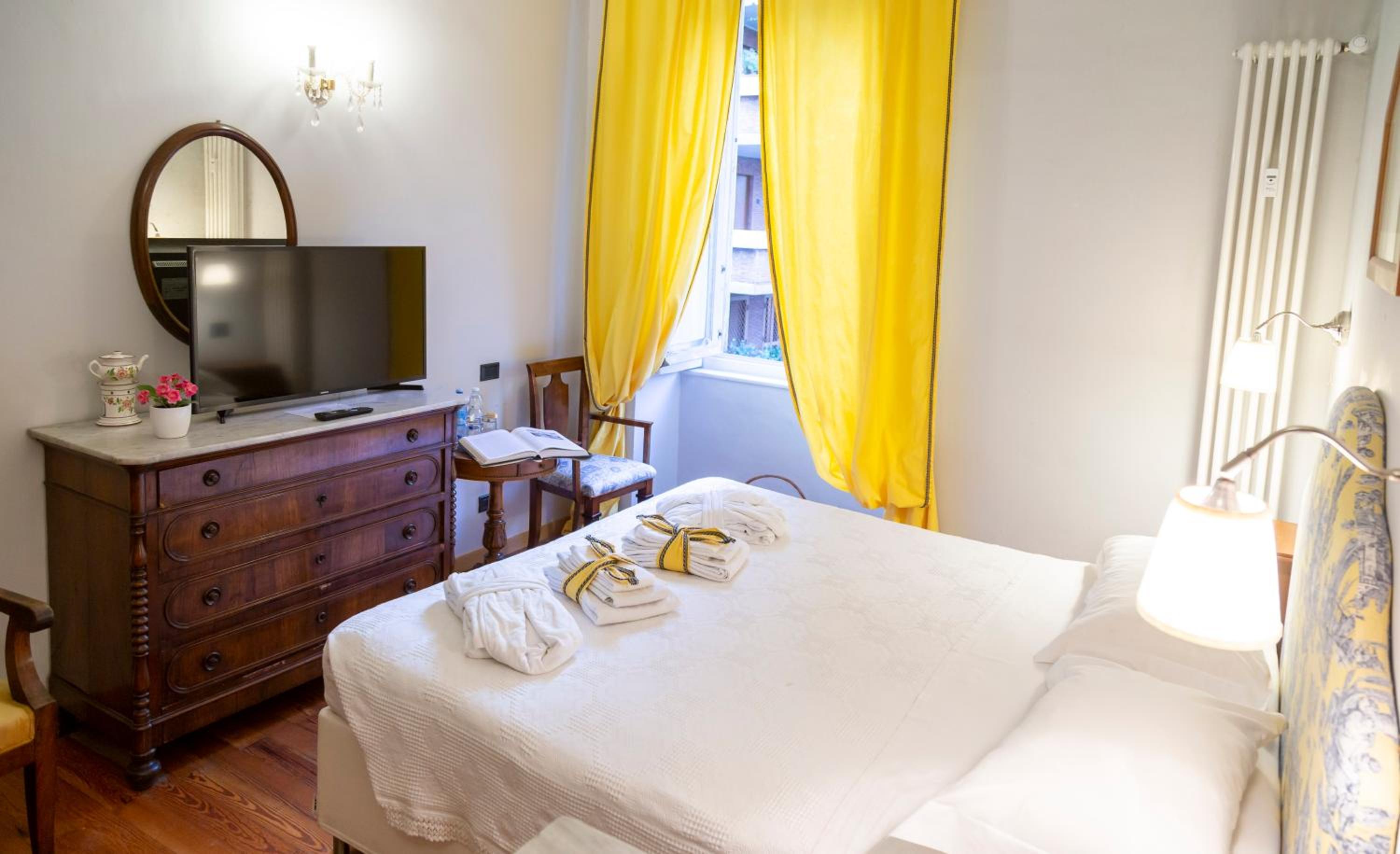 Double or Twin Room photo 3