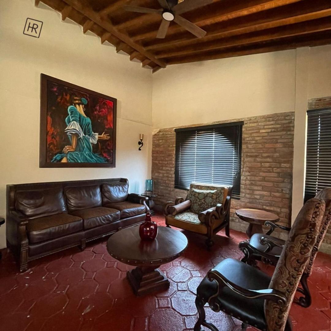 Deluxe Family Room photo 3