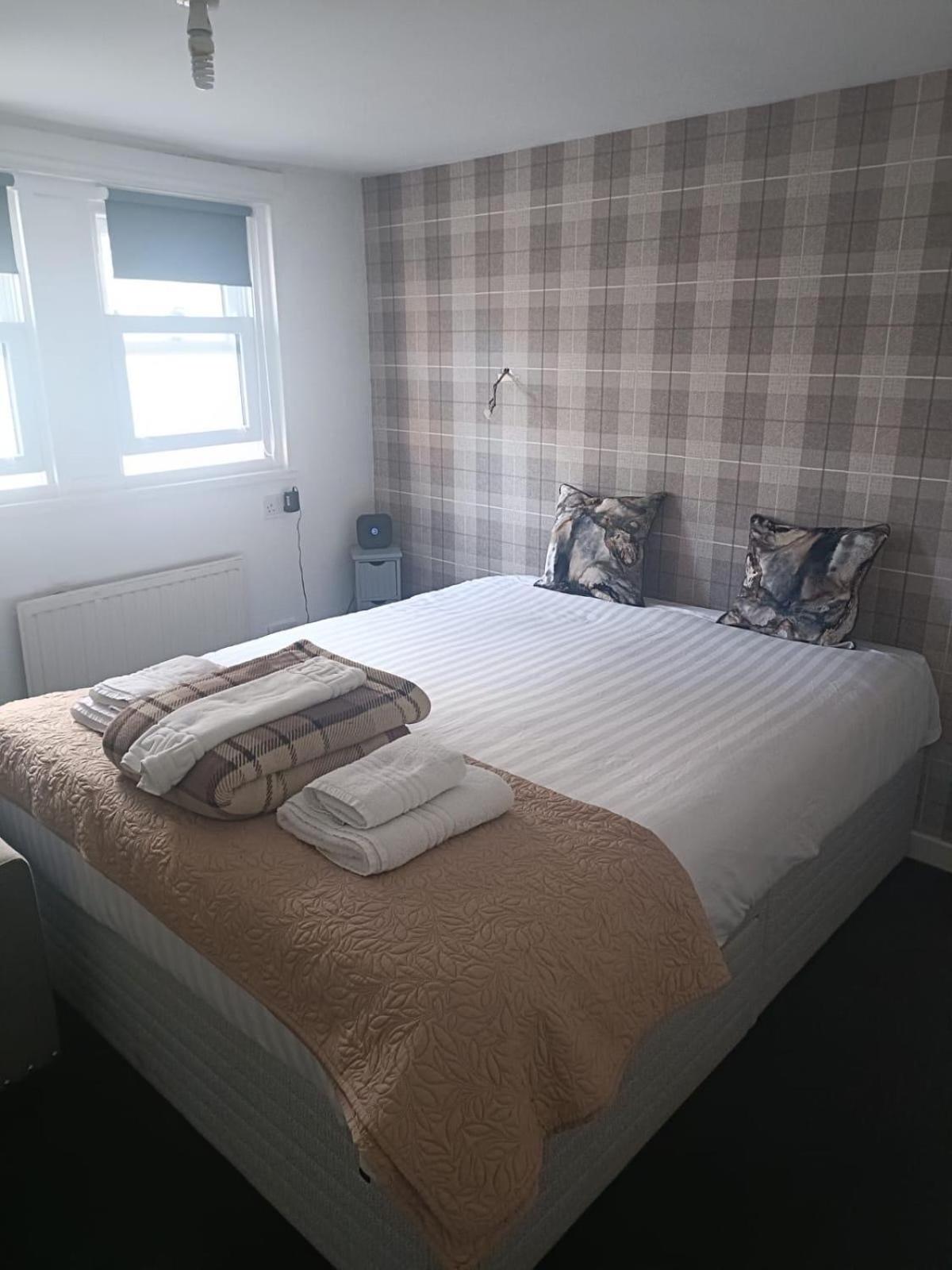 Deluxe Double Room with Shower