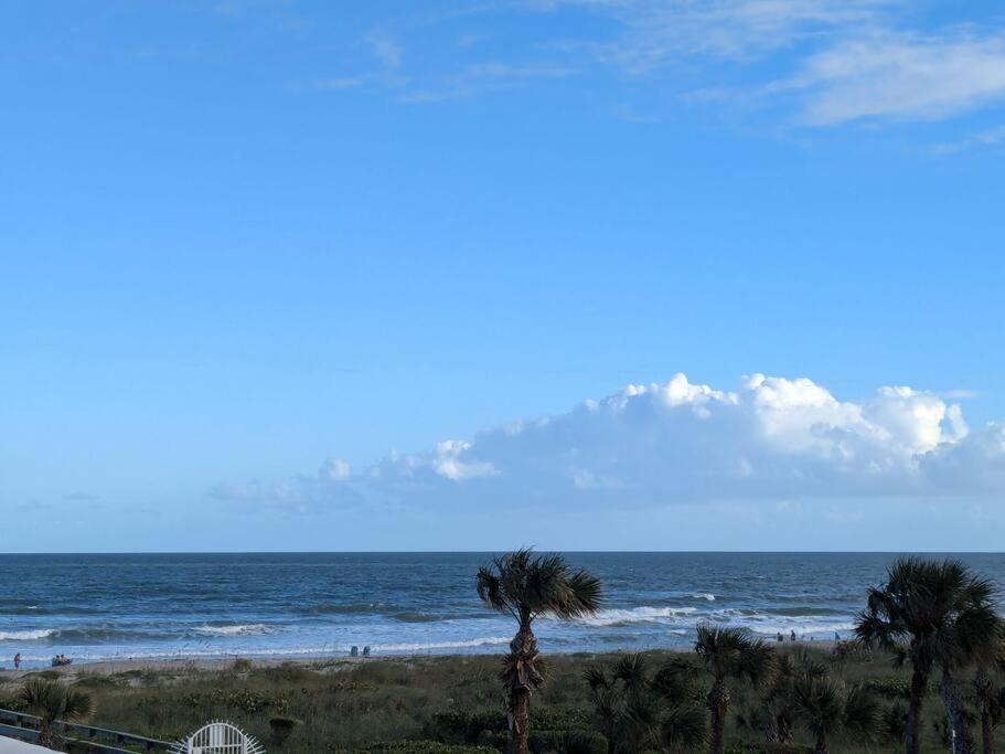 Two-Bedroom Apartment with Terrace and Sea View photo 2