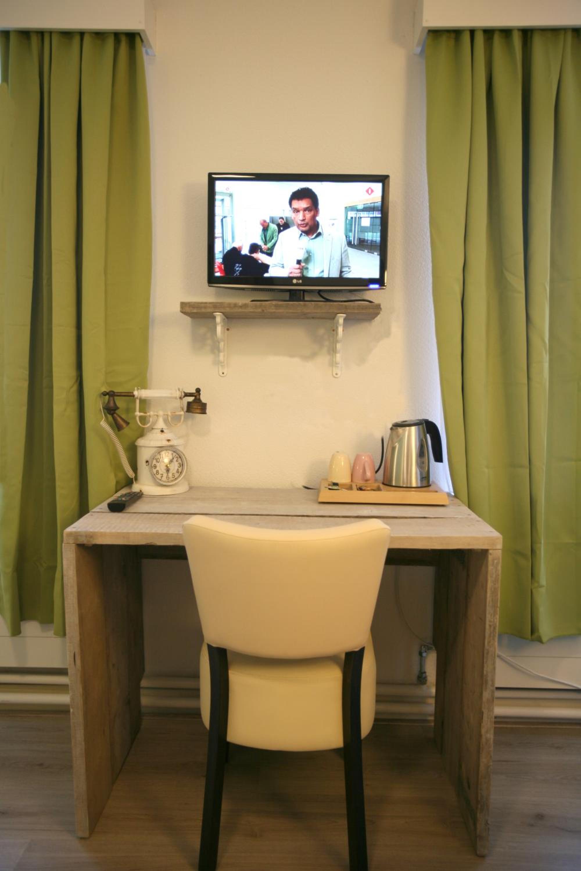 Budget Twin Room photo 2