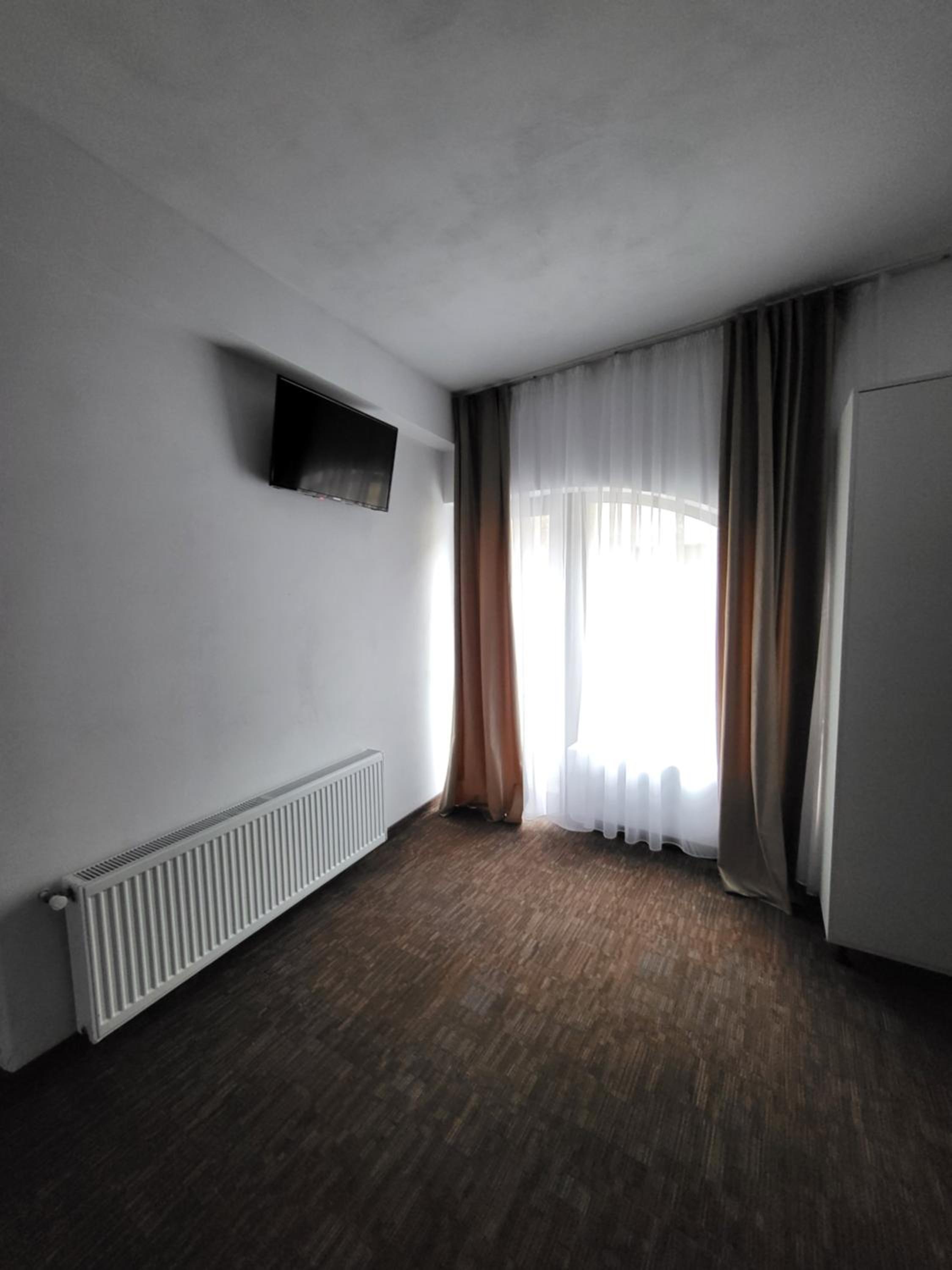 Apartment with Balcony photo 2
