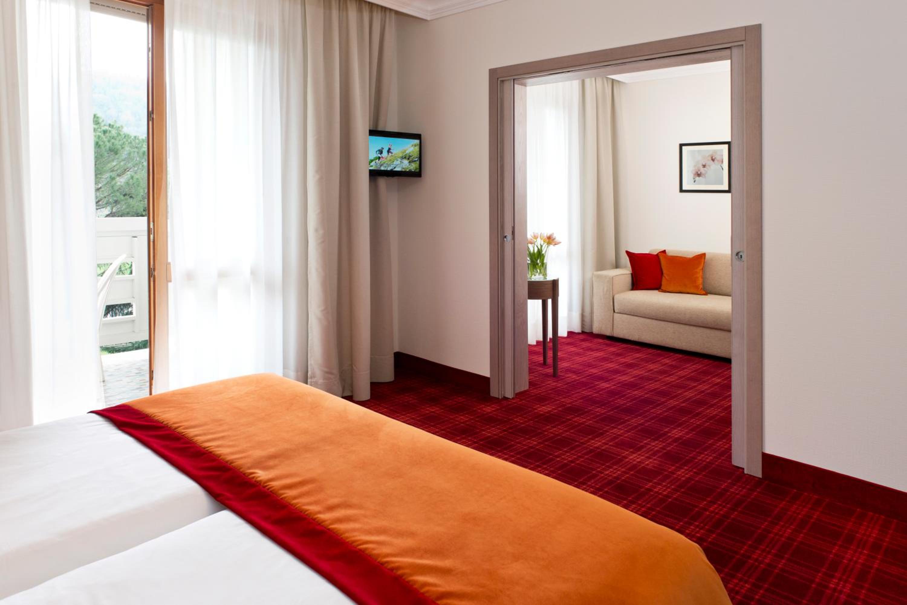 Deluxe Double Room with Balcony photo 2