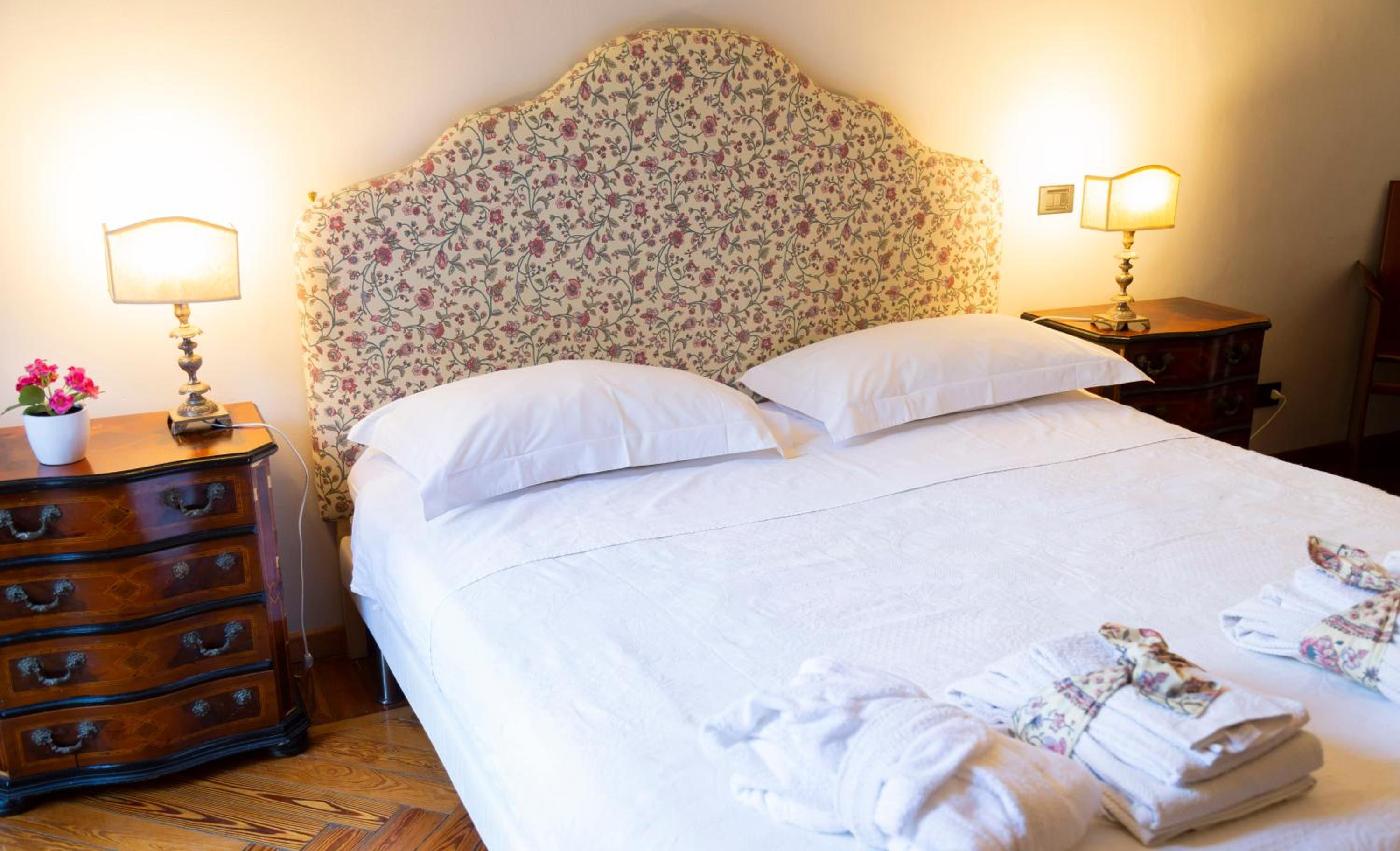 Double or Twin Room with Private External Bathroom photo 2