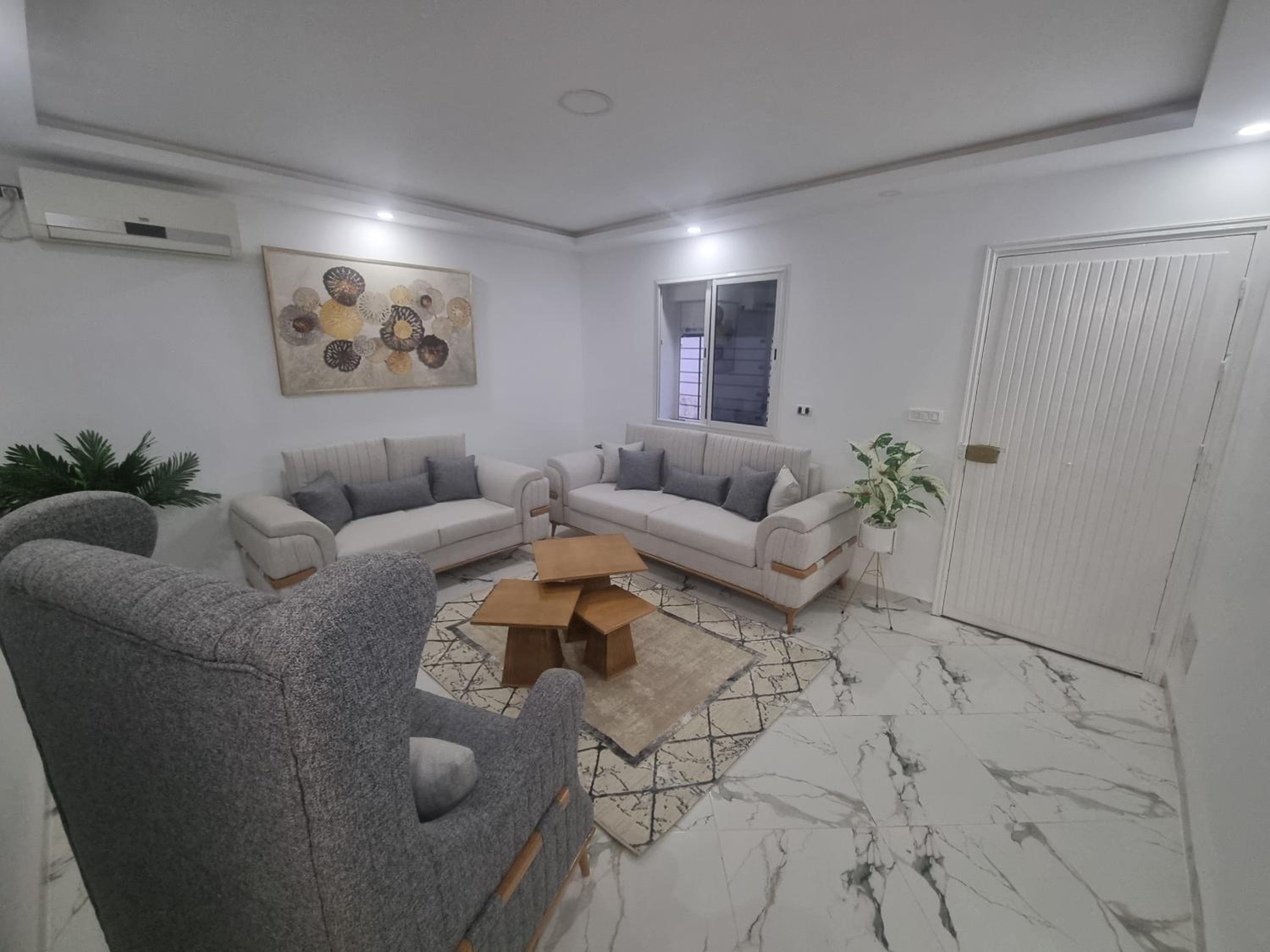 Three-Bedroom Apartment photo 1
