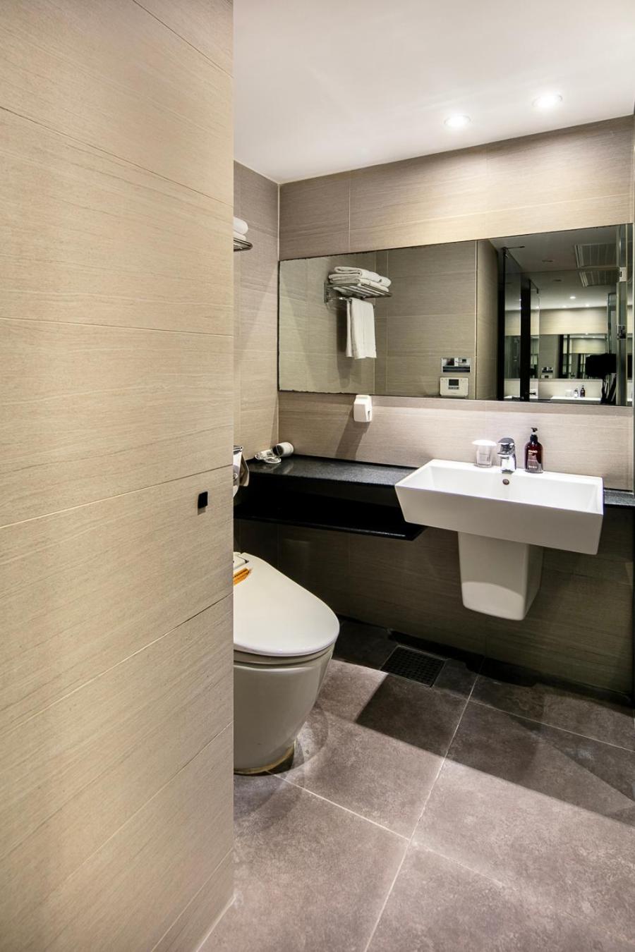 Standard Double Room - Photo 6