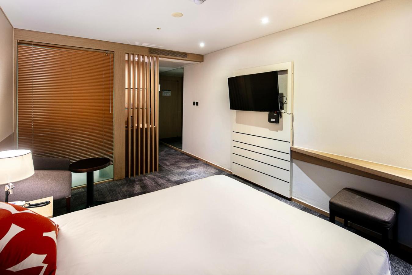 Standard Double Room - Photo 5