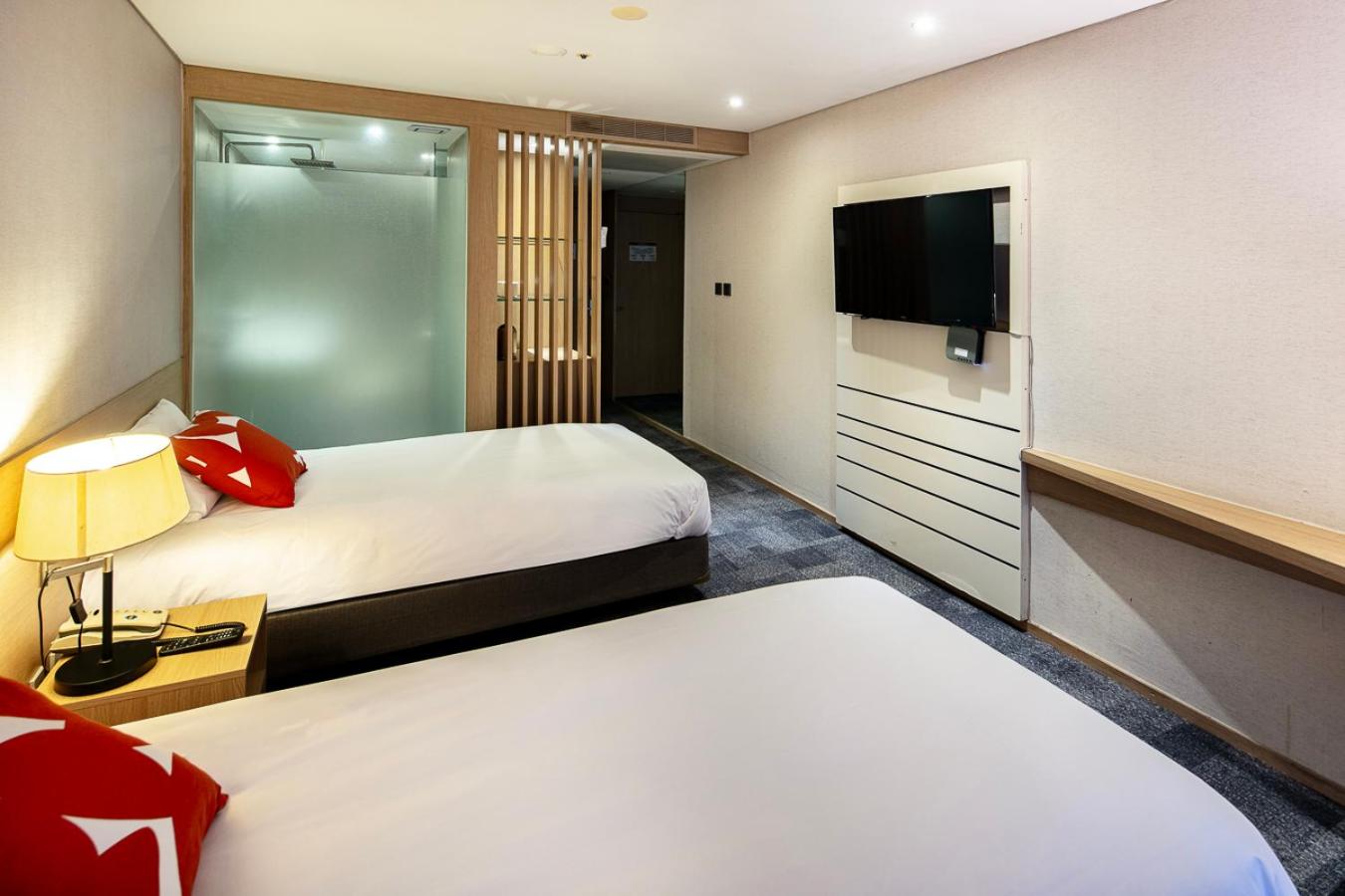Standard Twin Room - Photo 3