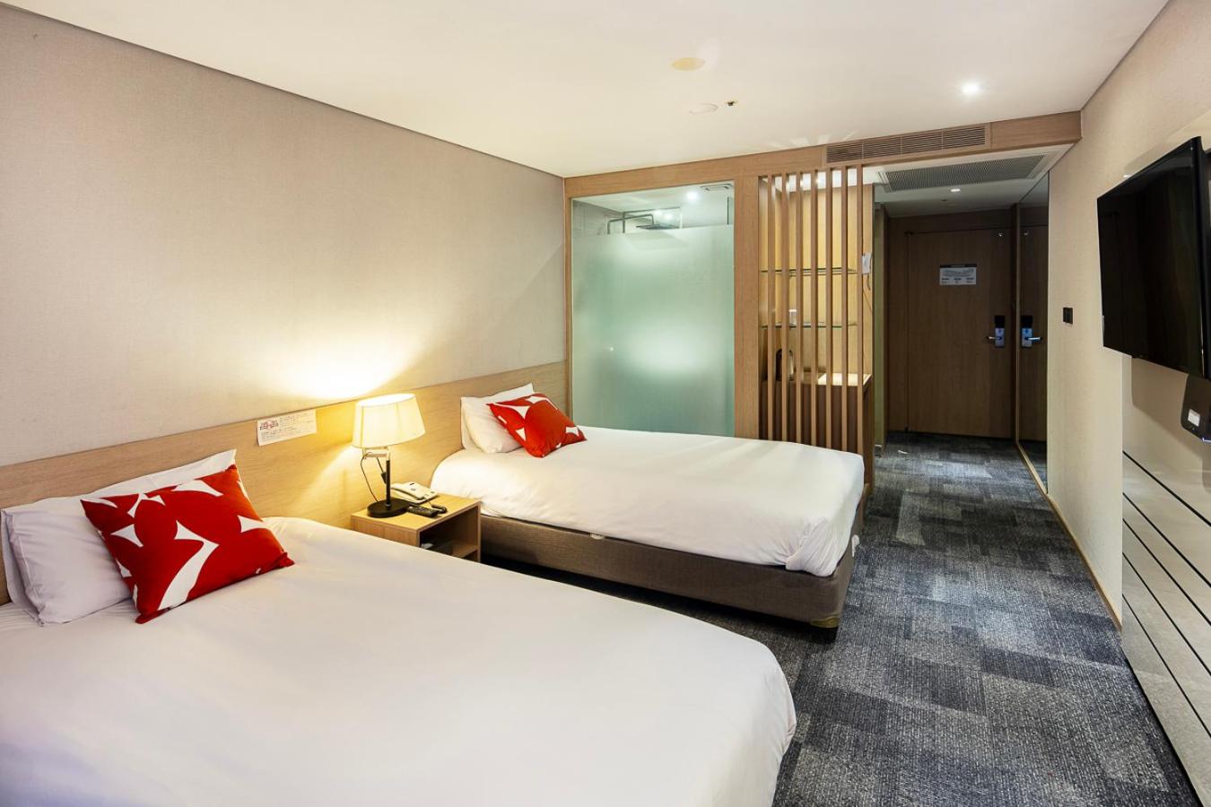 Standard Twin Room - Photo 5