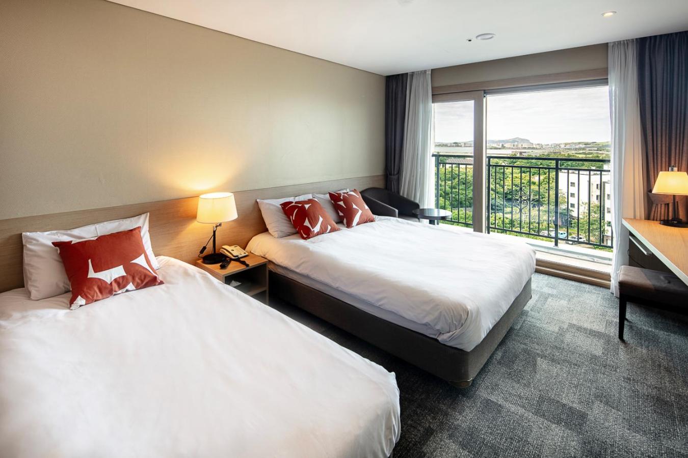 Deluxe Twin Room - Photo 1