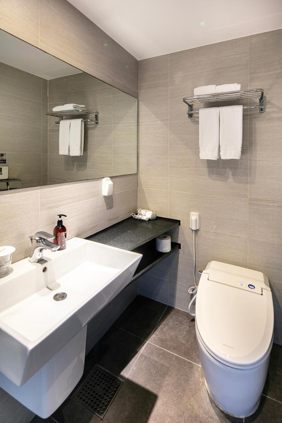 Deluxe Twin Room - Photo 7
