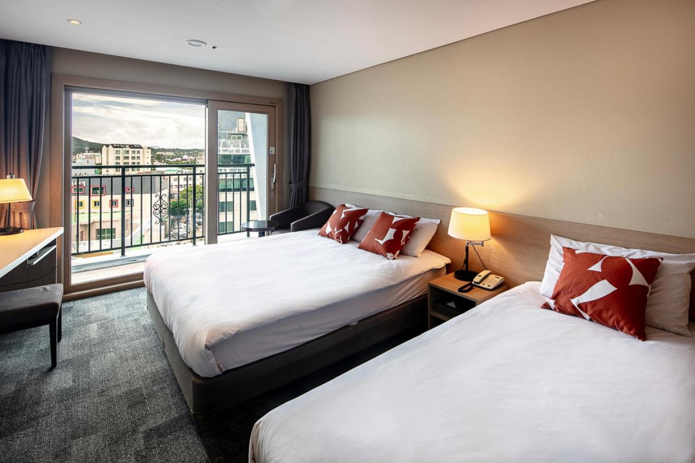 Deluxe Twin Room - Photo 2