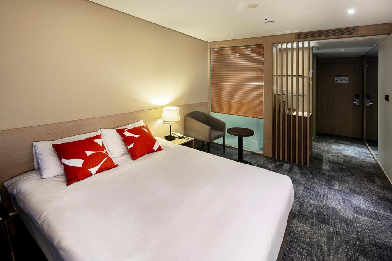 Deluxe Double Room with Sea View - Photo 2