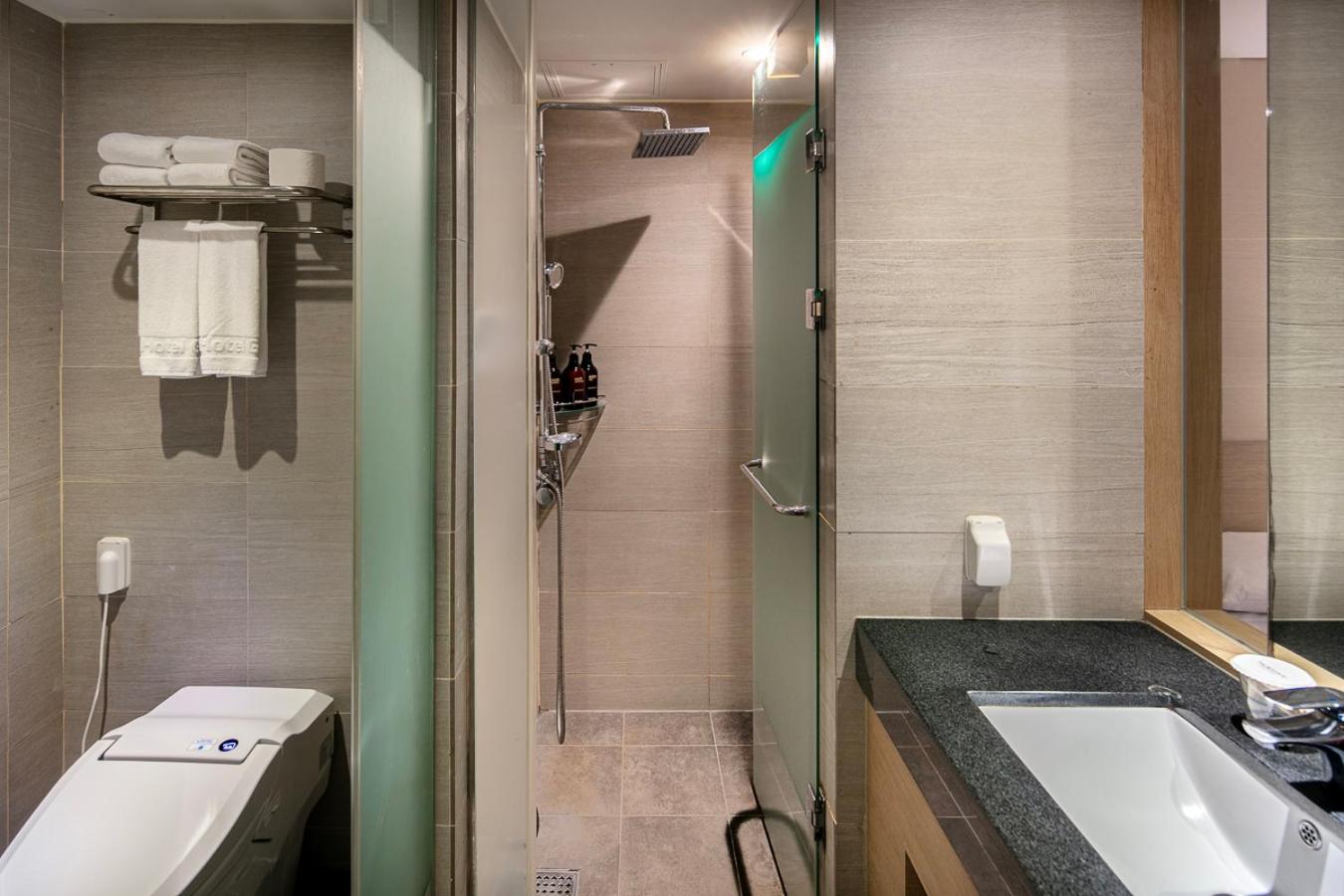Deluxe Triple Room - Photo 3