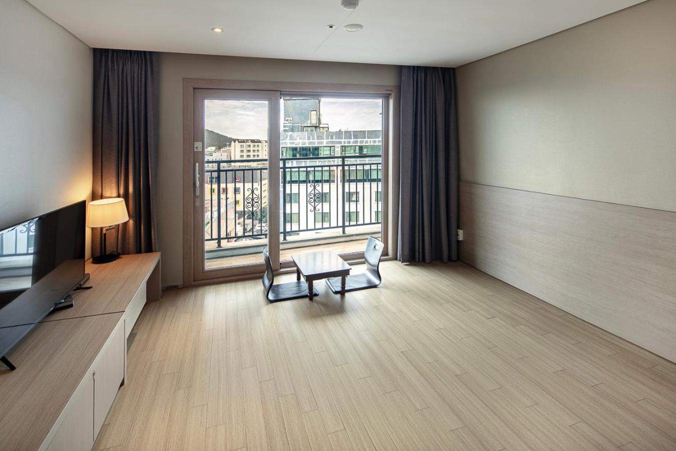 Korean-Style Ondol Room - Photo 3