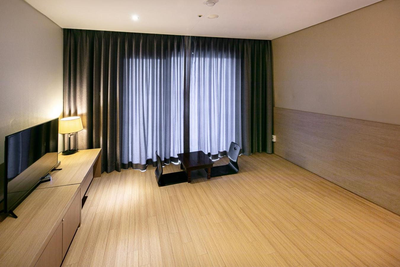 Korean-Style Ondol Room - Photo 1