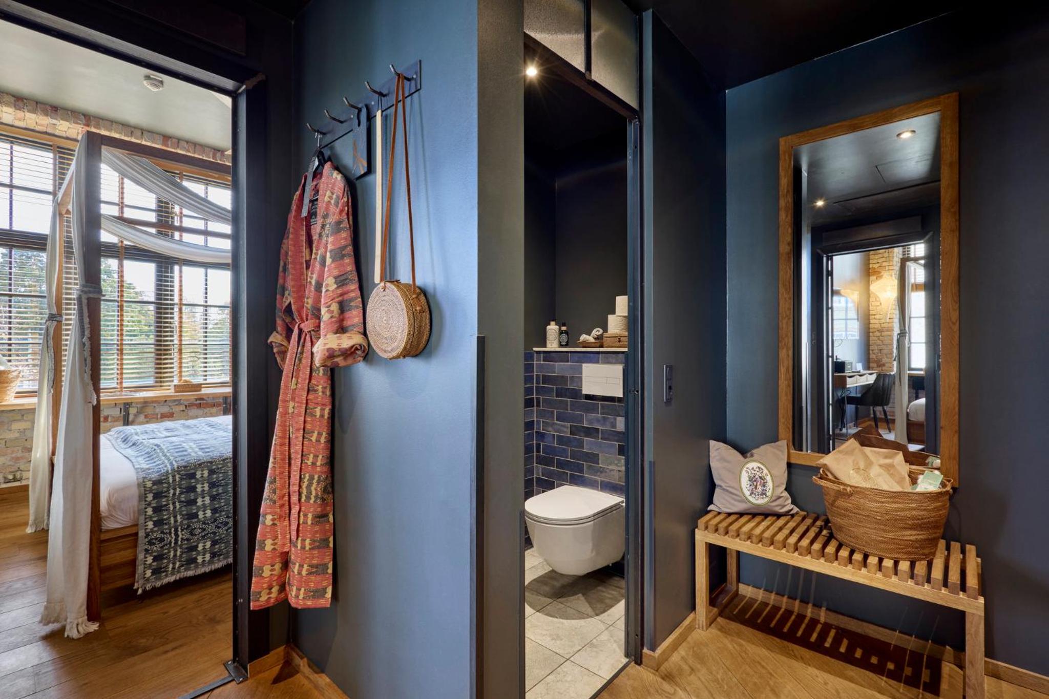 Two-Bedroom Suite thumbnail 6