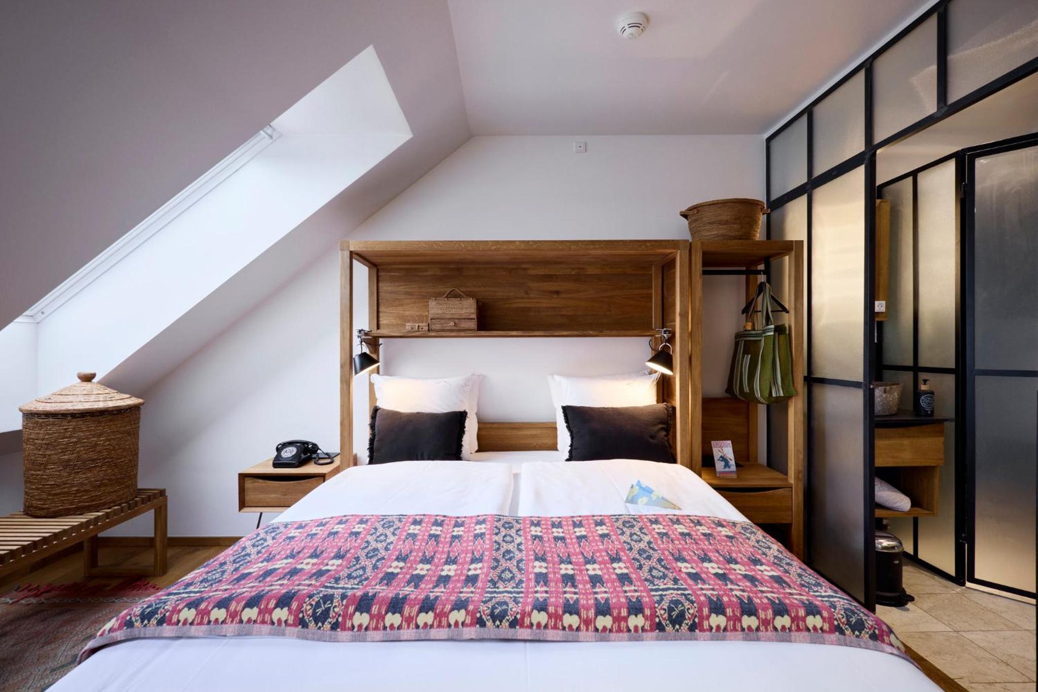 Cozy Loft Room