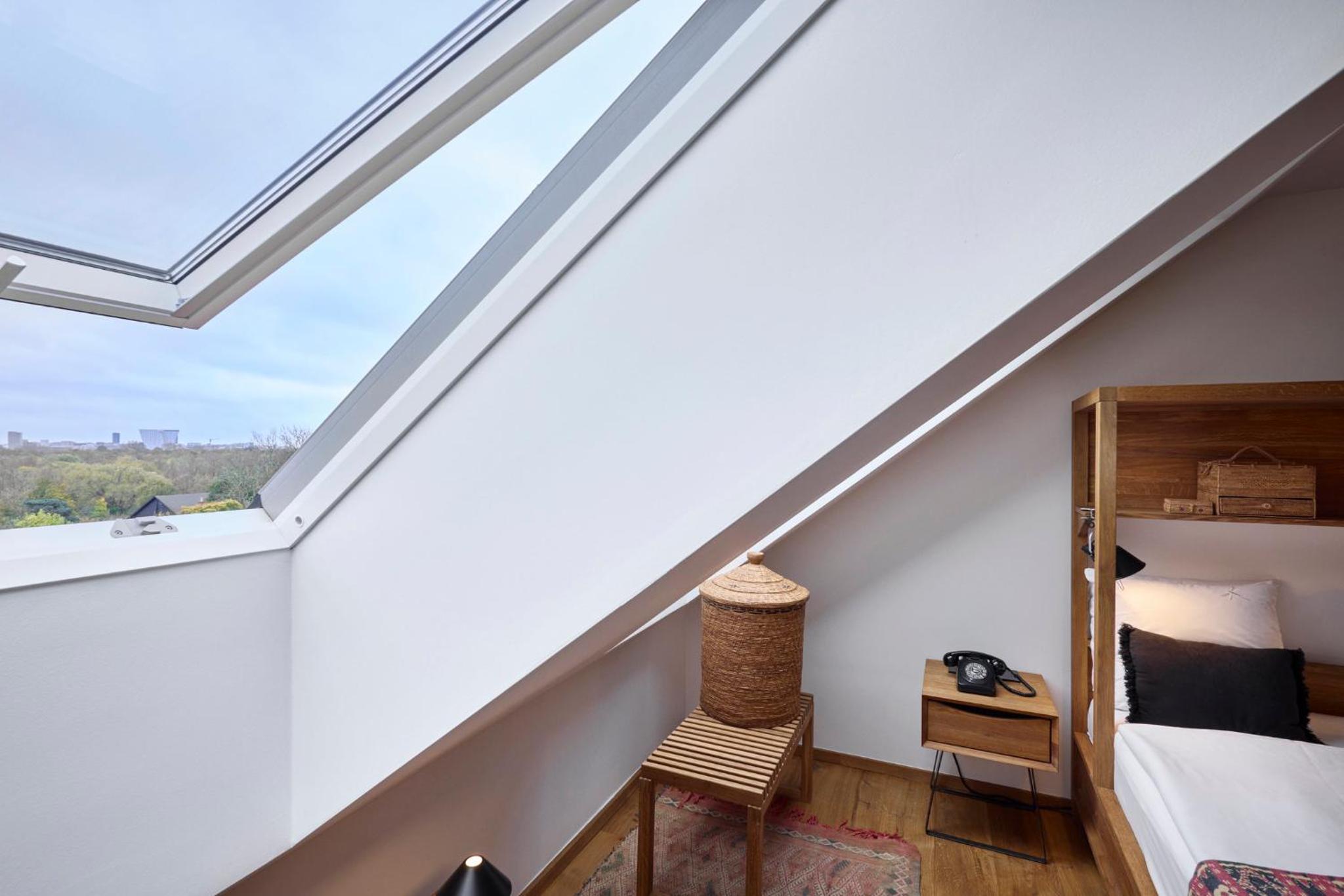 Cozy Loft Room