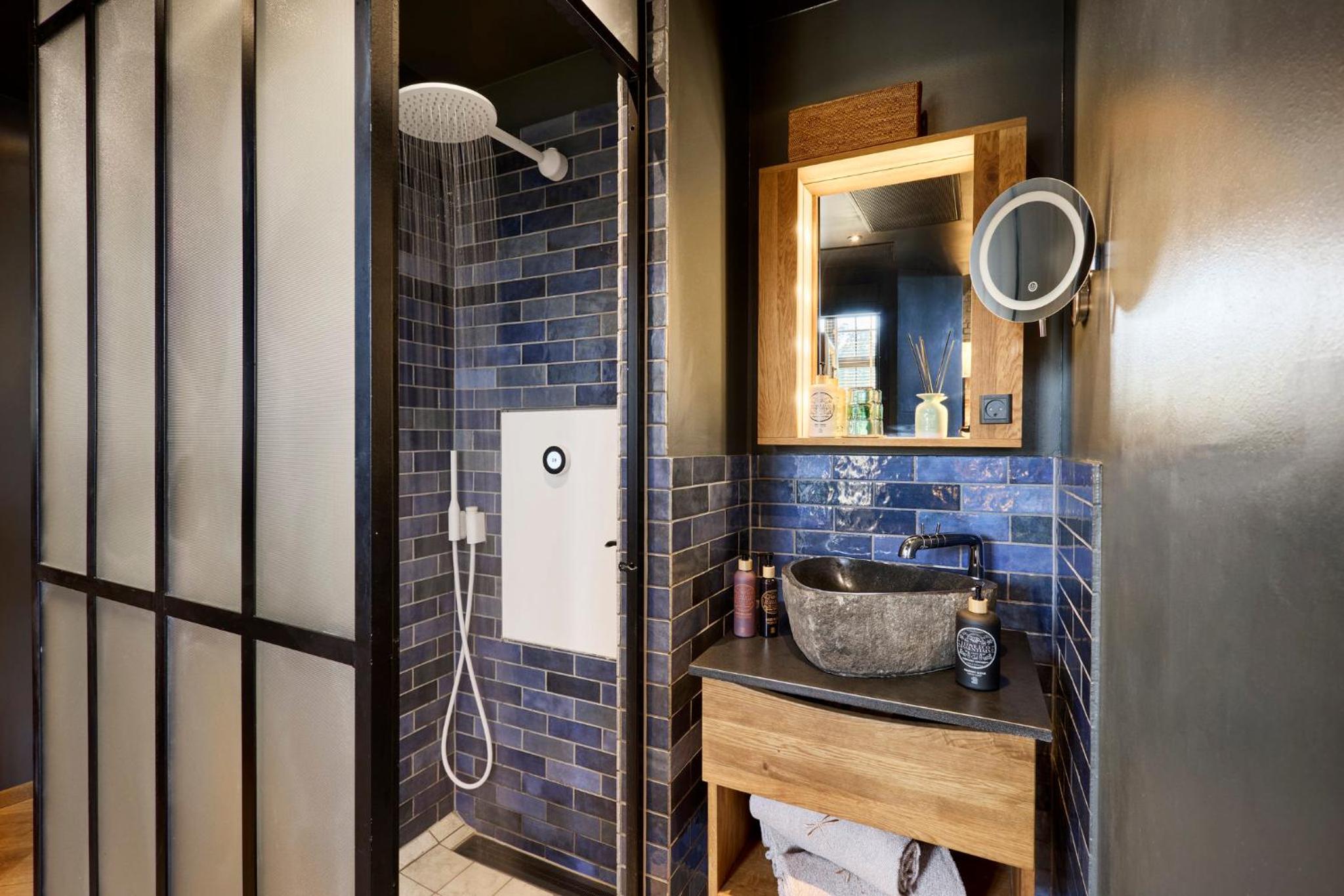 Two-Bedroom Suite thumbnail 5