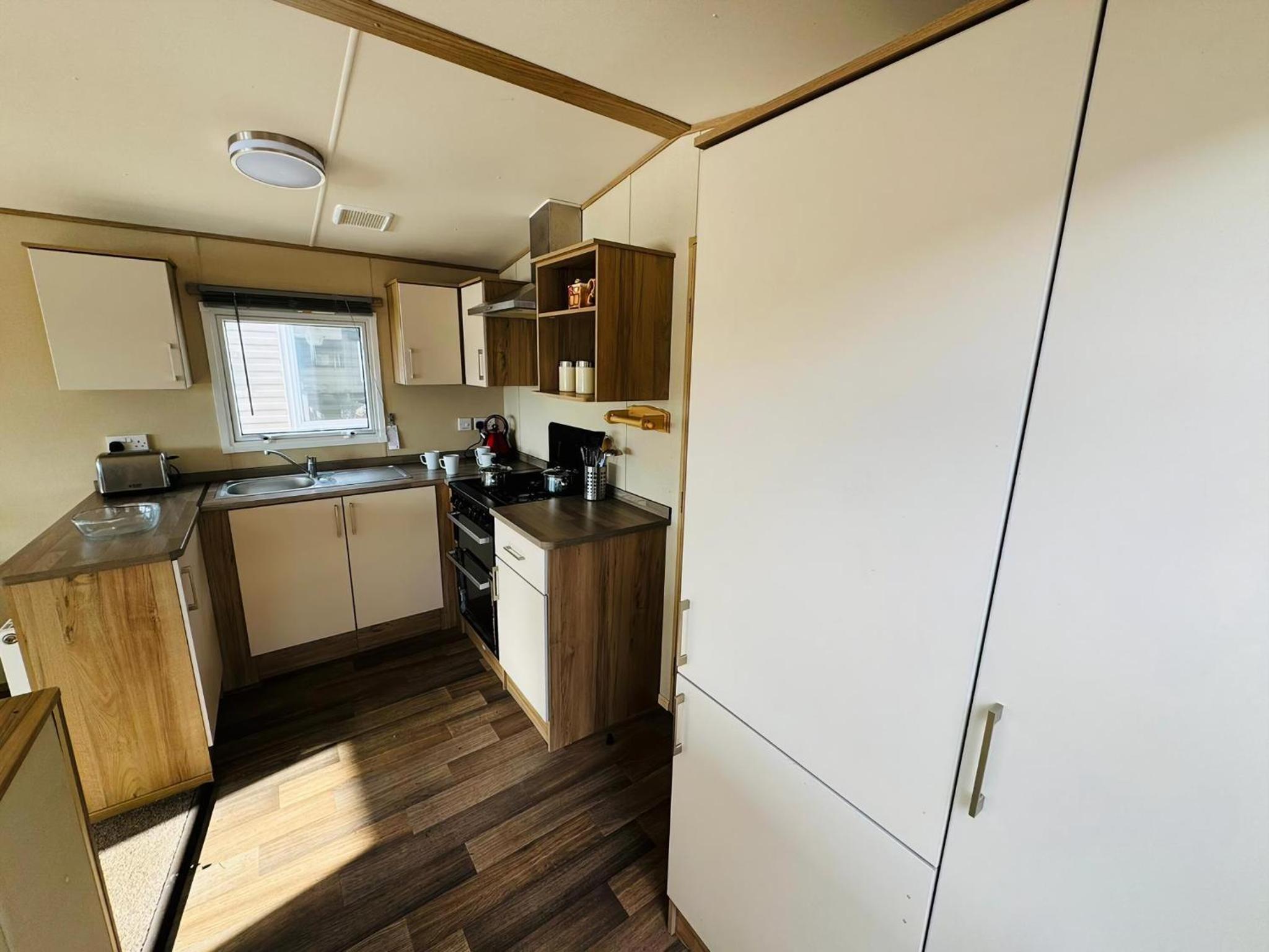 Mobile Home photo 2
