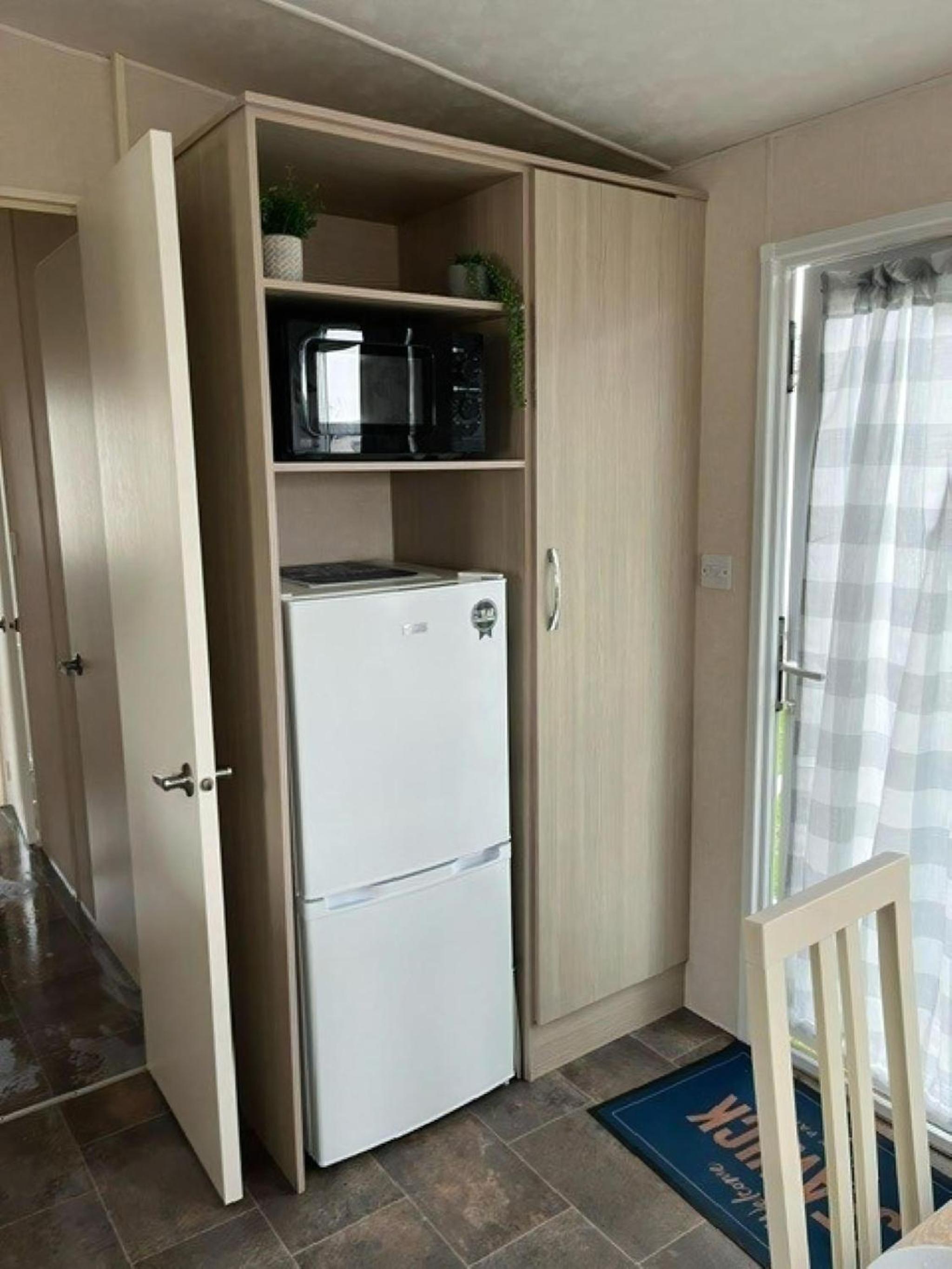 Mobile Home photo 3