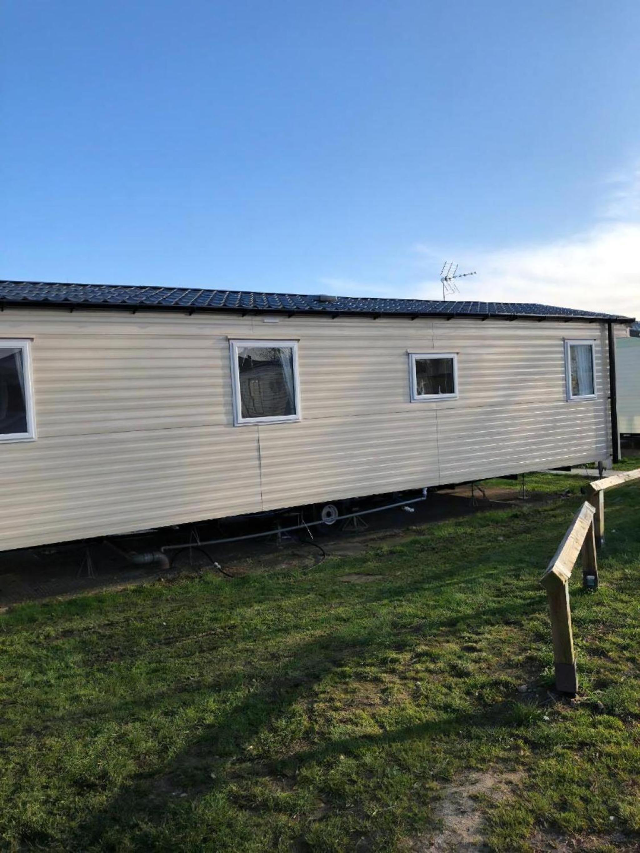 Mobile Home photo 2